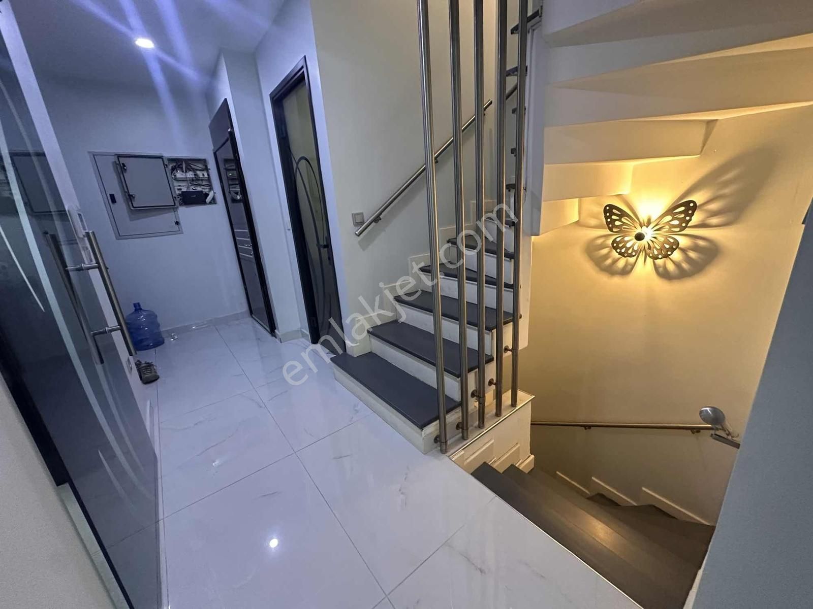 Tamiş'den Tuzla Marina'da Butik Sitede 6+1 Kiralık Villa - Görsel 5