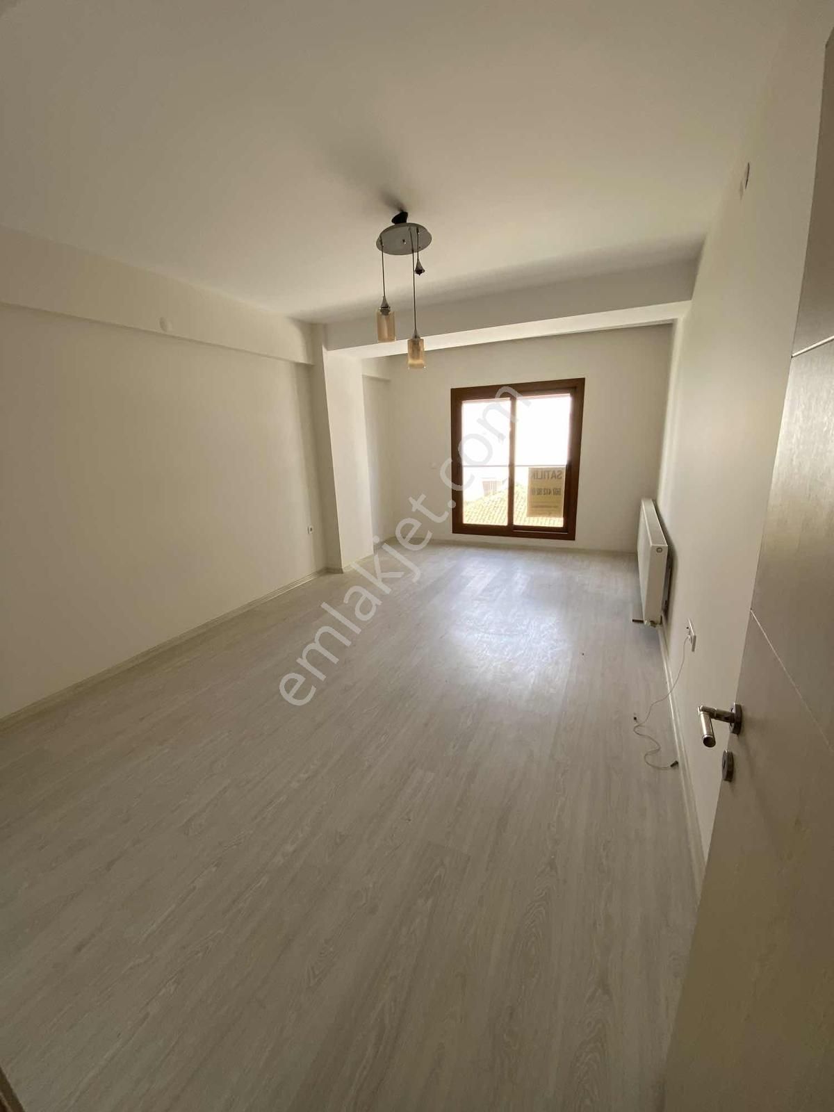 Buca Yaylacık Mahallesinde Satılık 2+1 Kapalı Mutfak Yeni Ev