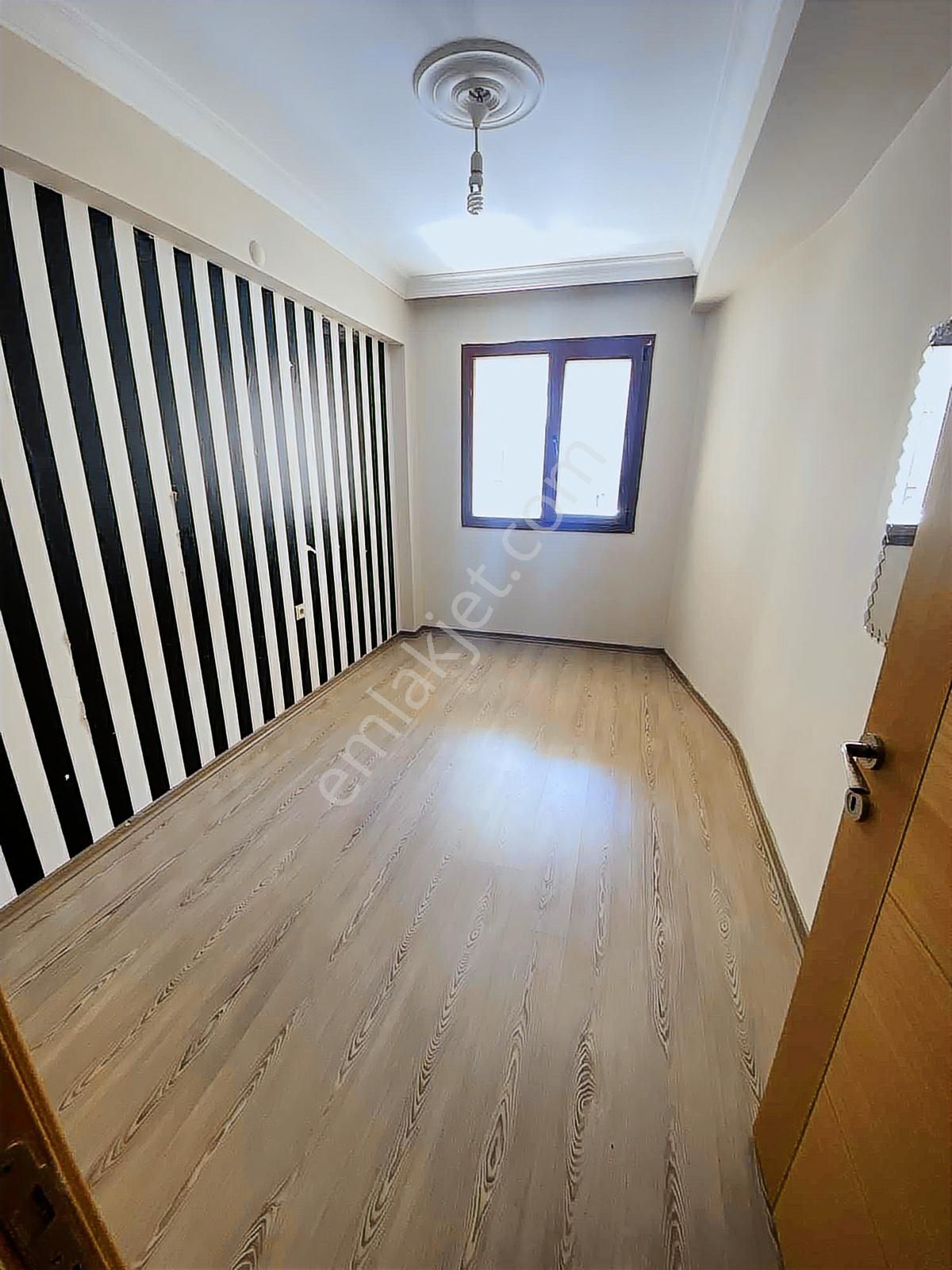 Adatepe Mahallesinde Kiralık 1+1 Arakat Klimalı Balkonlu Yeni Ev - Görsel 16