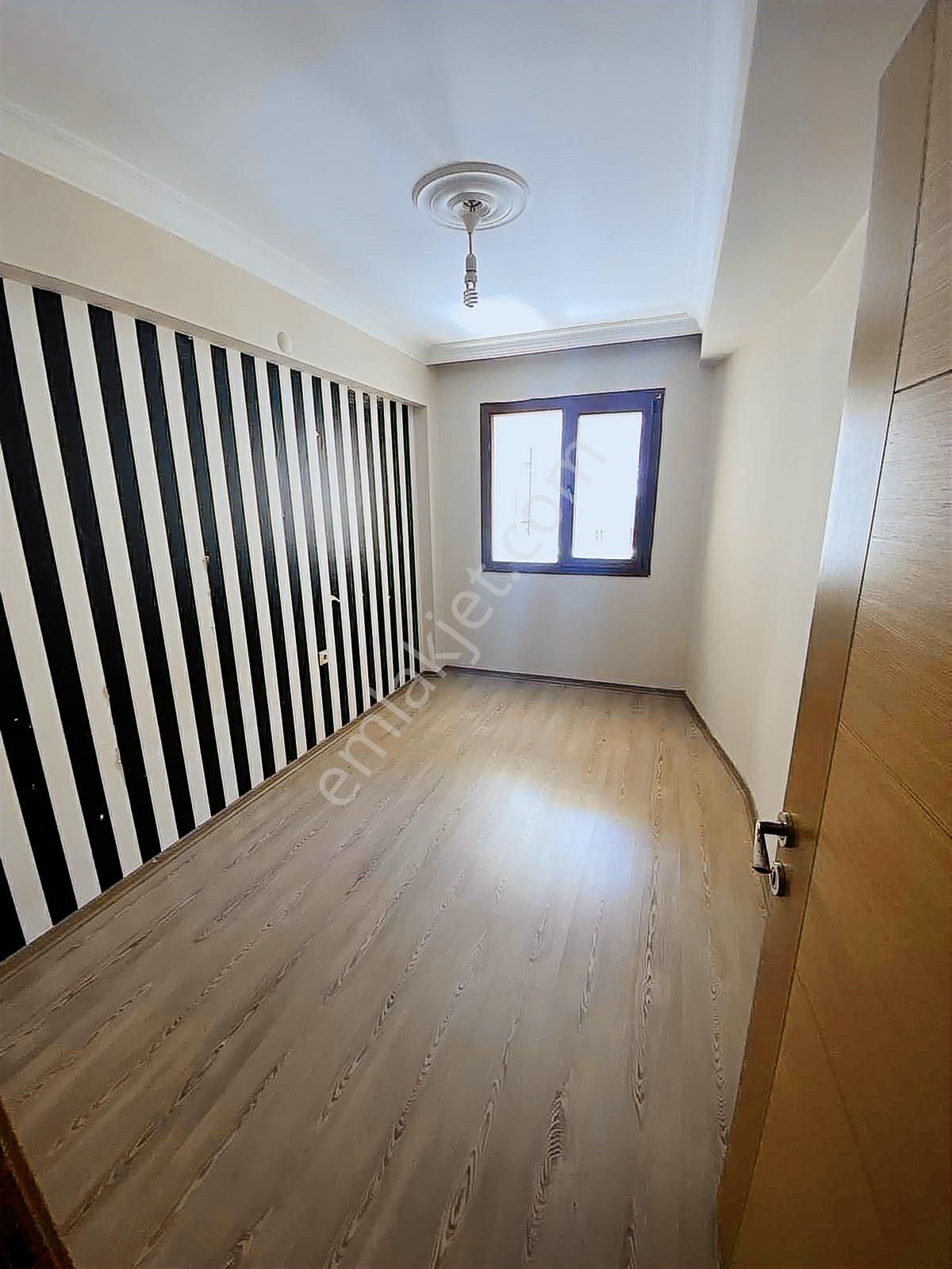 Adatepe Mahallesinde Kiralık 1+1 Arakat Klimalı Balkonlu Yeni Ev - Görsel 21