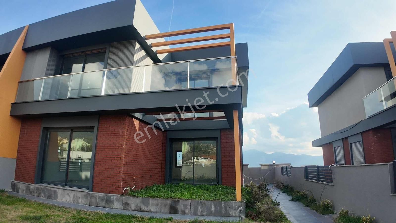 Kemalpaşada Değerlenen Bölgede, Müstakil Dubleks Villa - Görsel 2