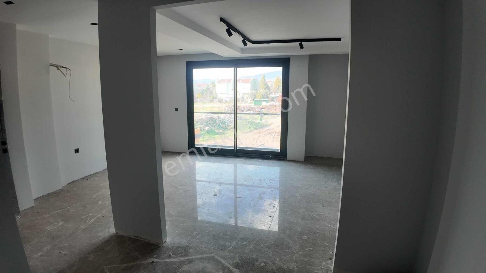 Kemalpaşada Değerlenen Bölgede, Müstakil Dubleks Villa - Görsel 3