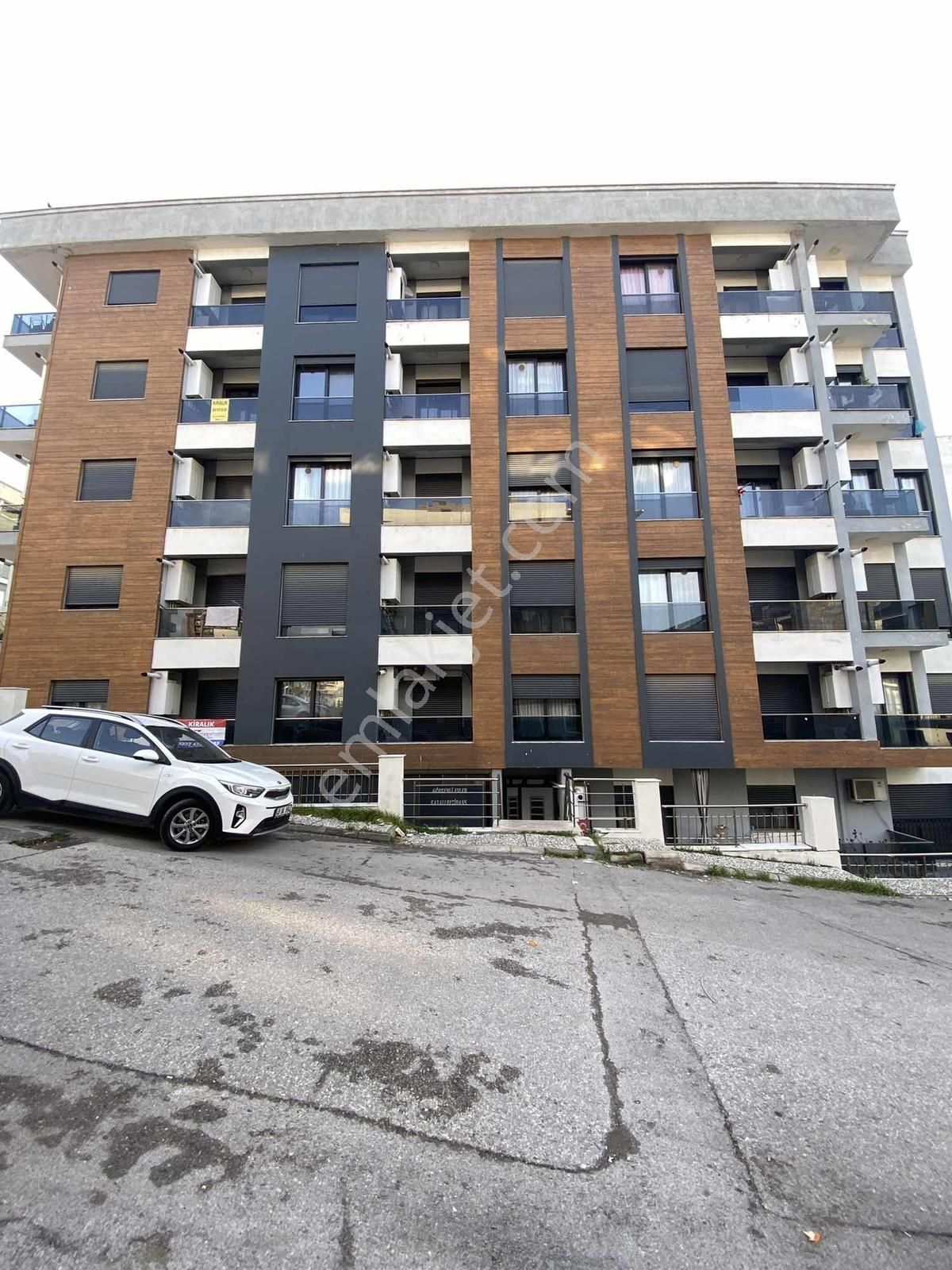 Adatepe Mahallesinde Kiralık 1+1 Doğalgazlı Arakat Yeni Ev - Görsel 2