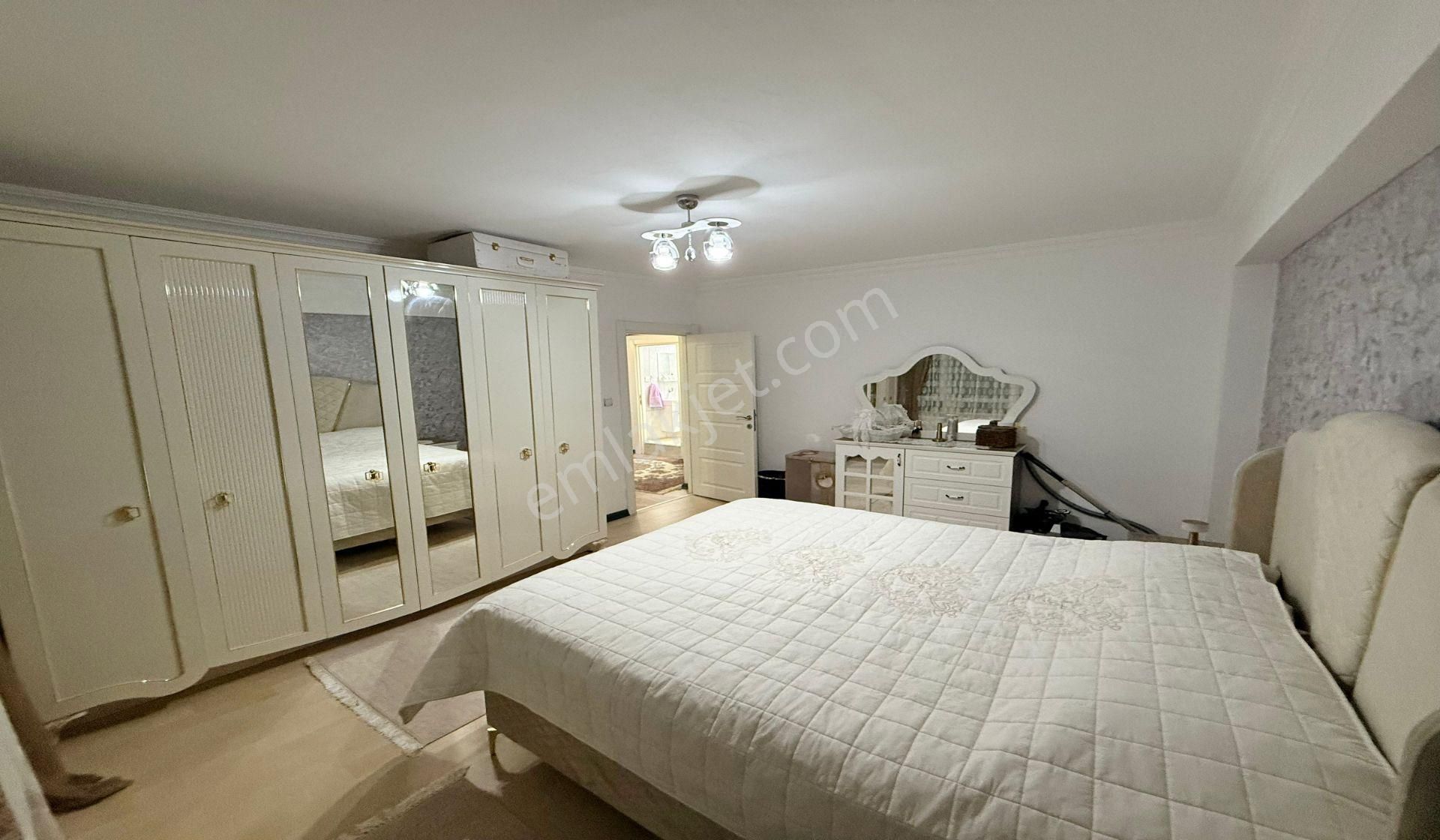 Bademlik 4+1 Kat Konumunda Altı Daire Genç Bina Asansörlü - Görsel 19