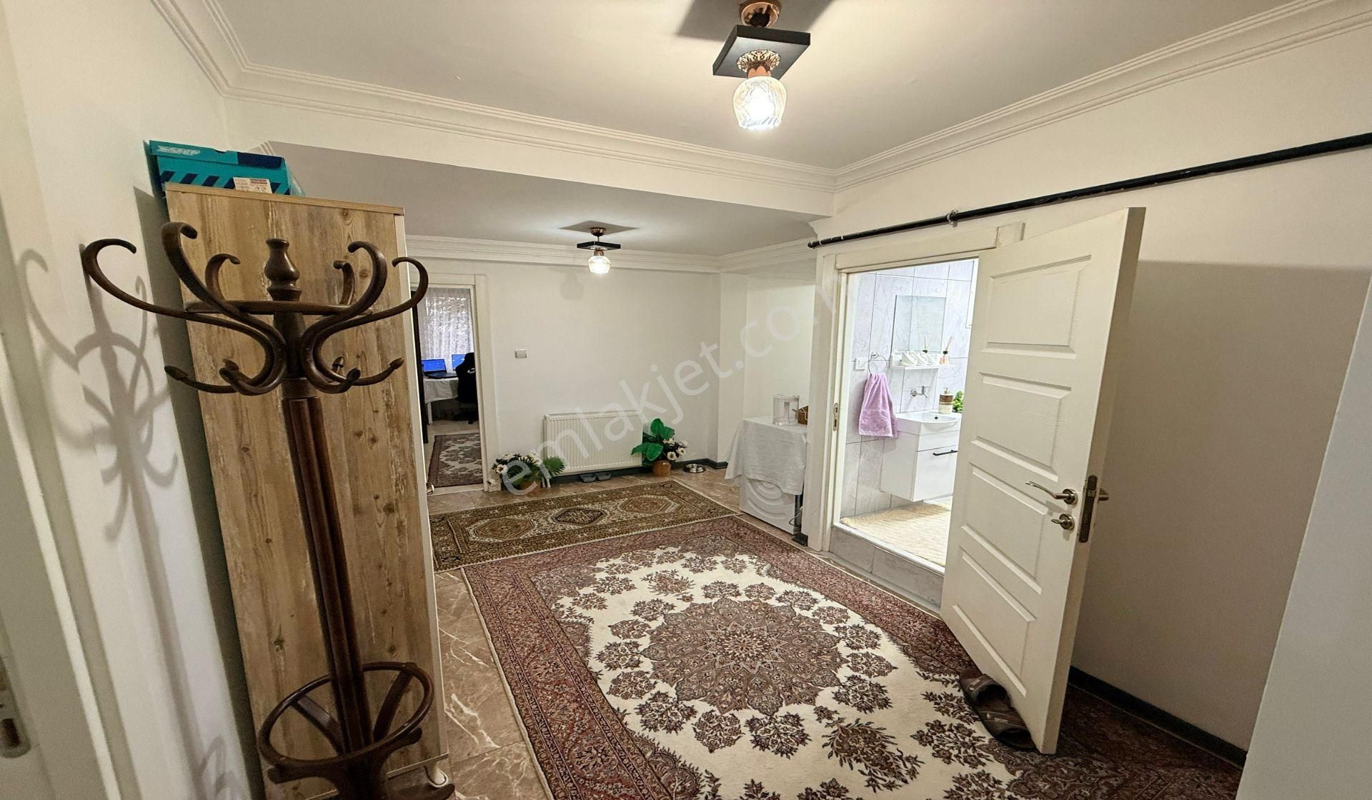 Bademlik 4+1 Kat Konumunda Altı Daire Genç Bina Asansörlü - Görsel 26