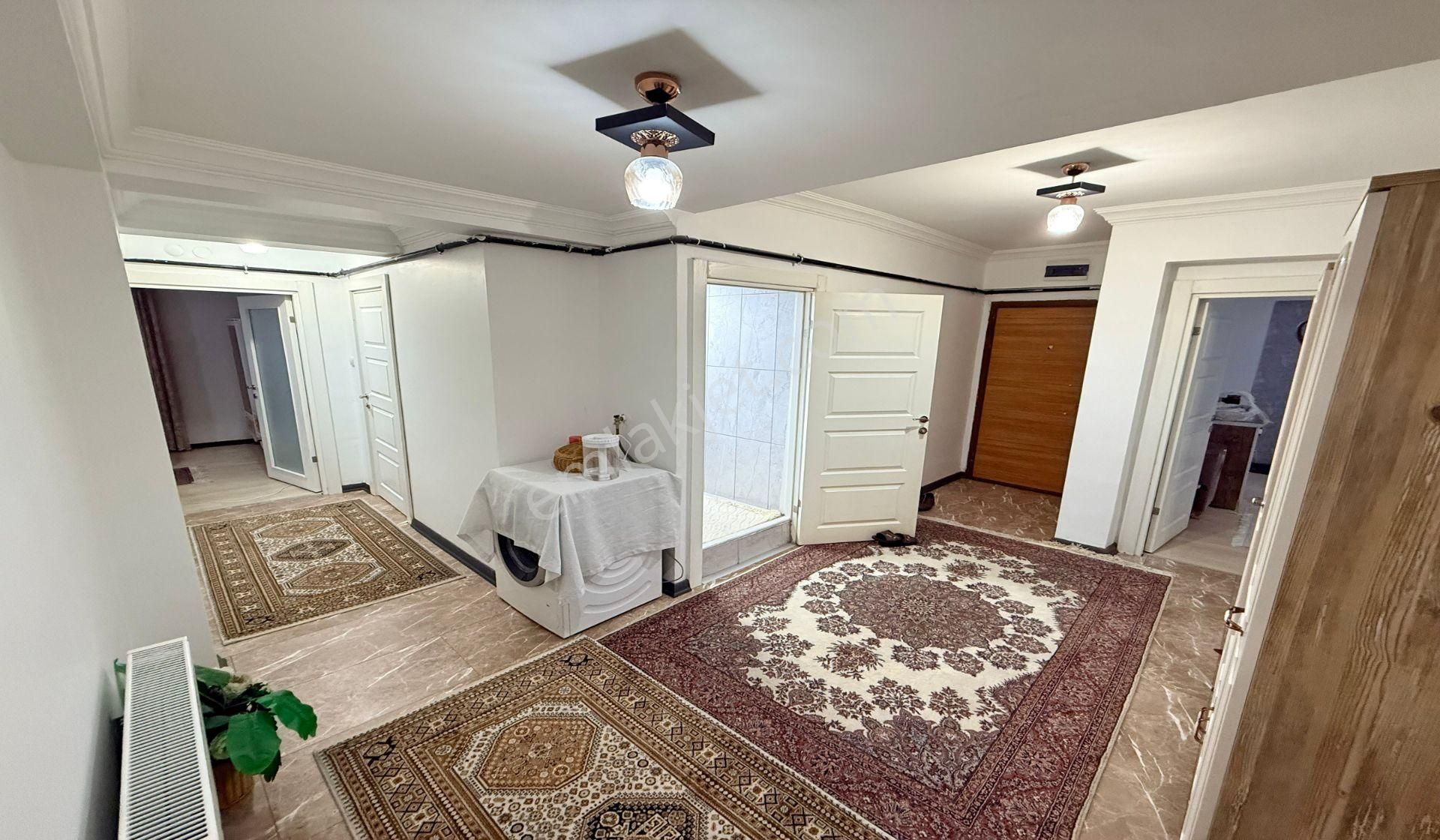 Bademlik 4+1 Kat Konumunda Altı Daire Genç Bina Asansörlü - Görsel 27