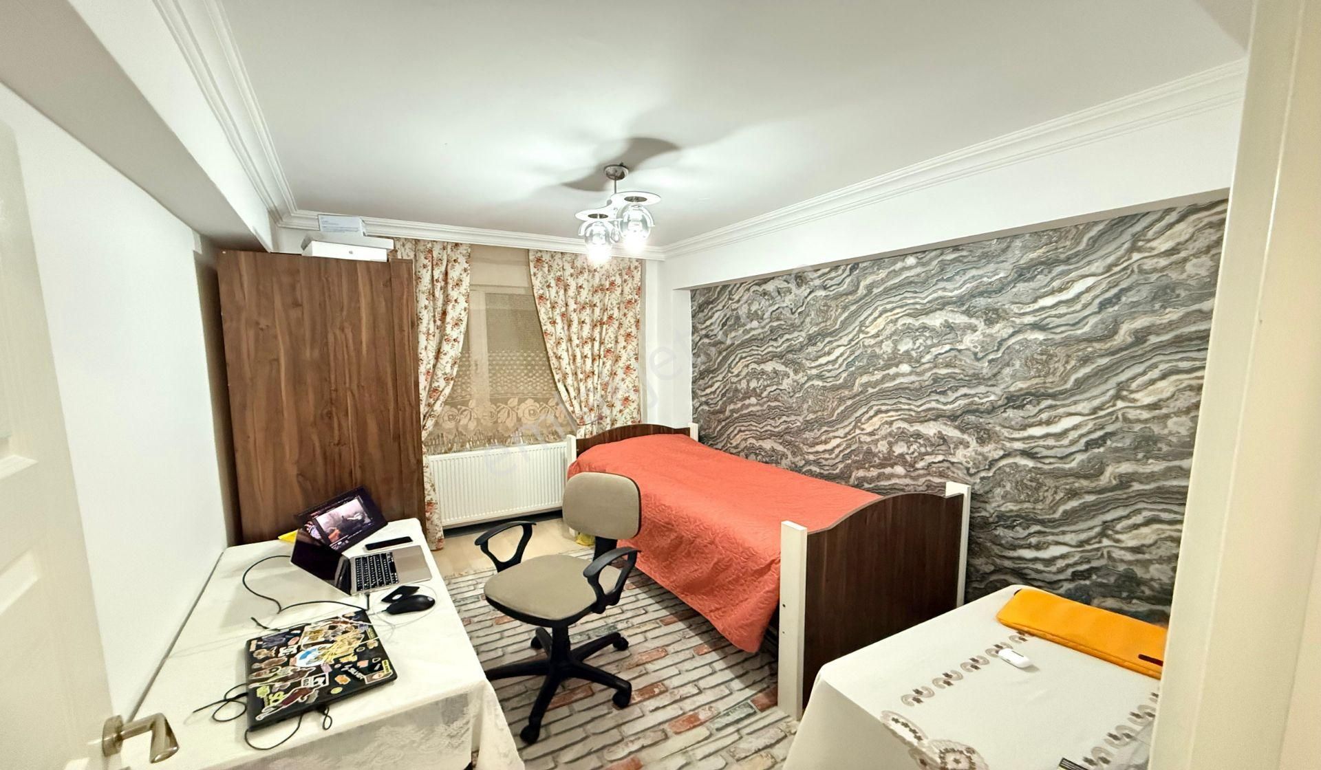 Bademlik 4+1 Kat Konumunda Altı Daire Genç Bina Asansörlü - Görsel 17