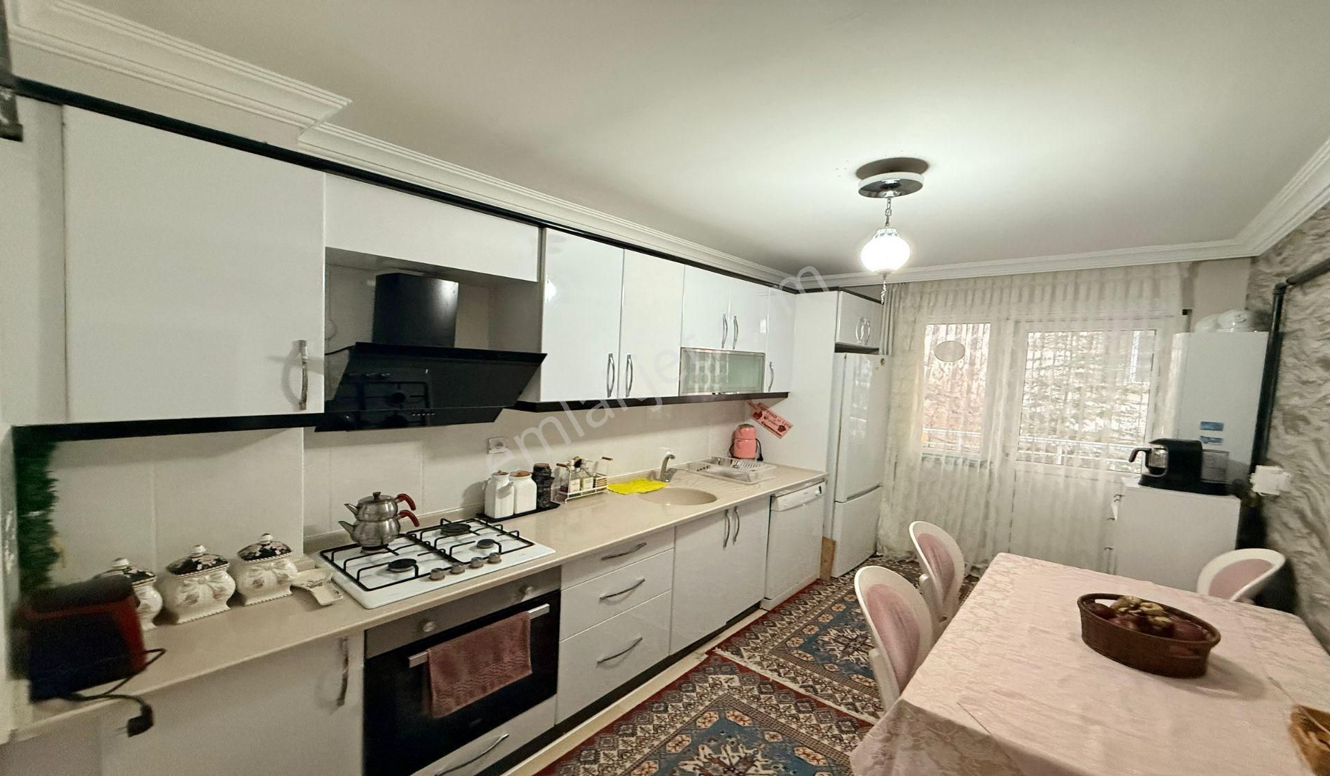 Bademlik 4+1 Kat Konumunda Altı Daire Genç Bina Asansörlü