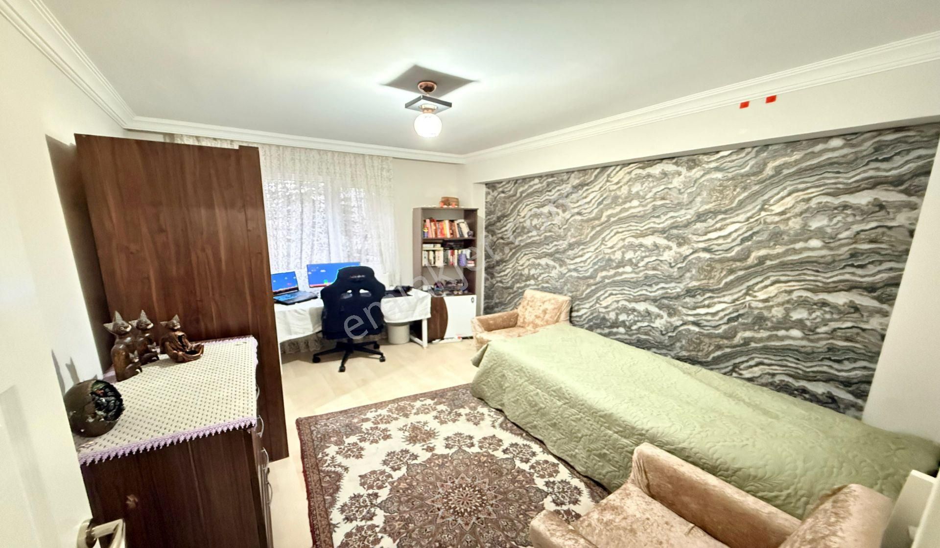 Bademlik 4+1 Kat Konumunda Altı Daire Genç Bina Asansörlü - Görsel 22