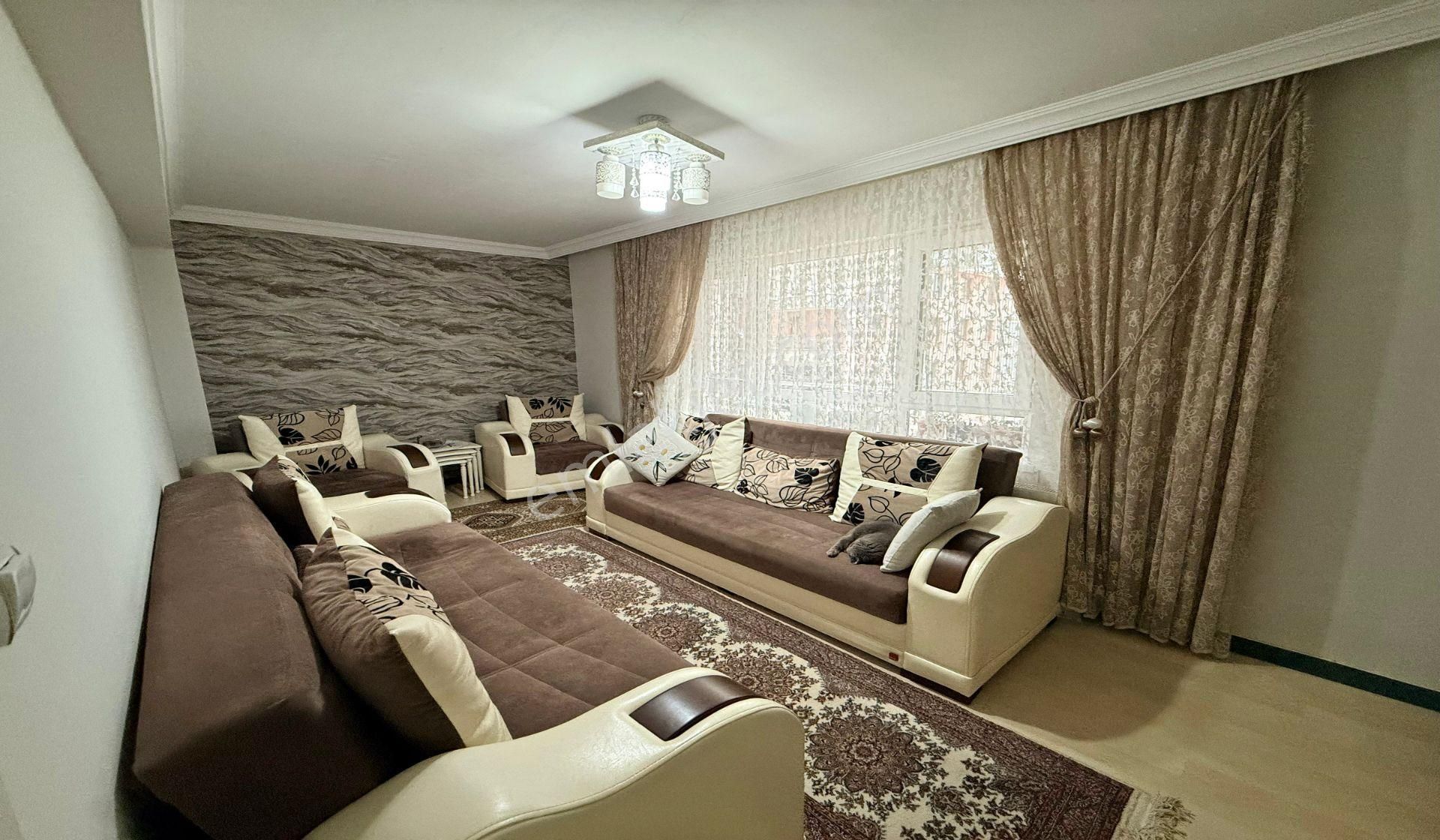 Bademlik 4+1 Kat Konumunda Altı Daire Genç Bina Asansörlü - Görsel 6