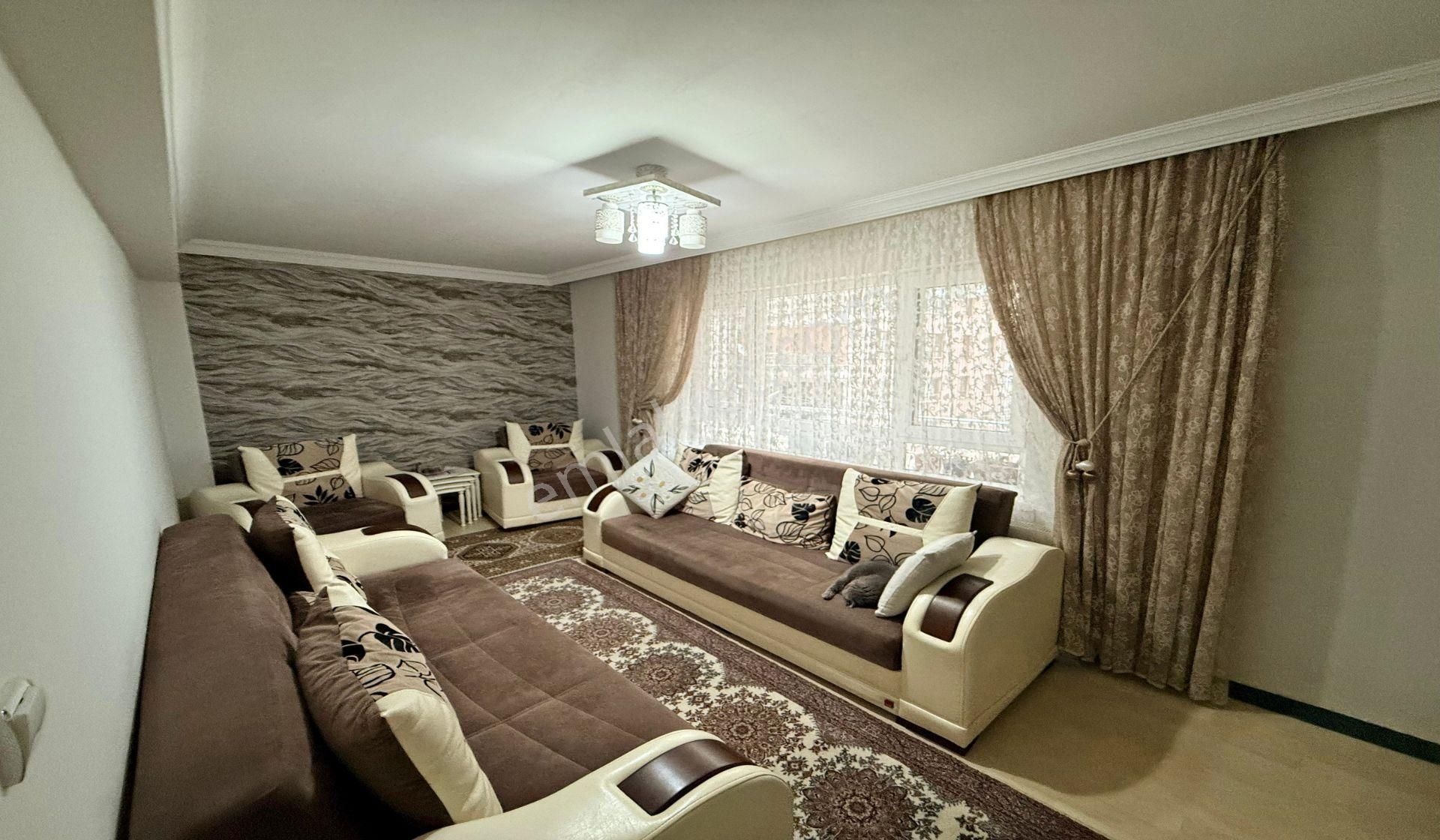 Bademlik 4+1 Kat Konumunda Altı Daire Genç Bina Asansörlü - Görsel 8