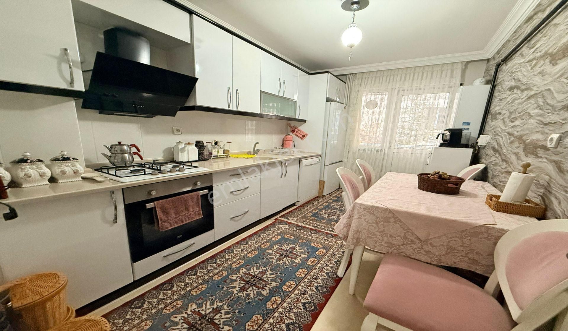 Bademlik 4+1 Kat Konumunda Altı Daire Genç Bina Asansörlü - Görsel 3