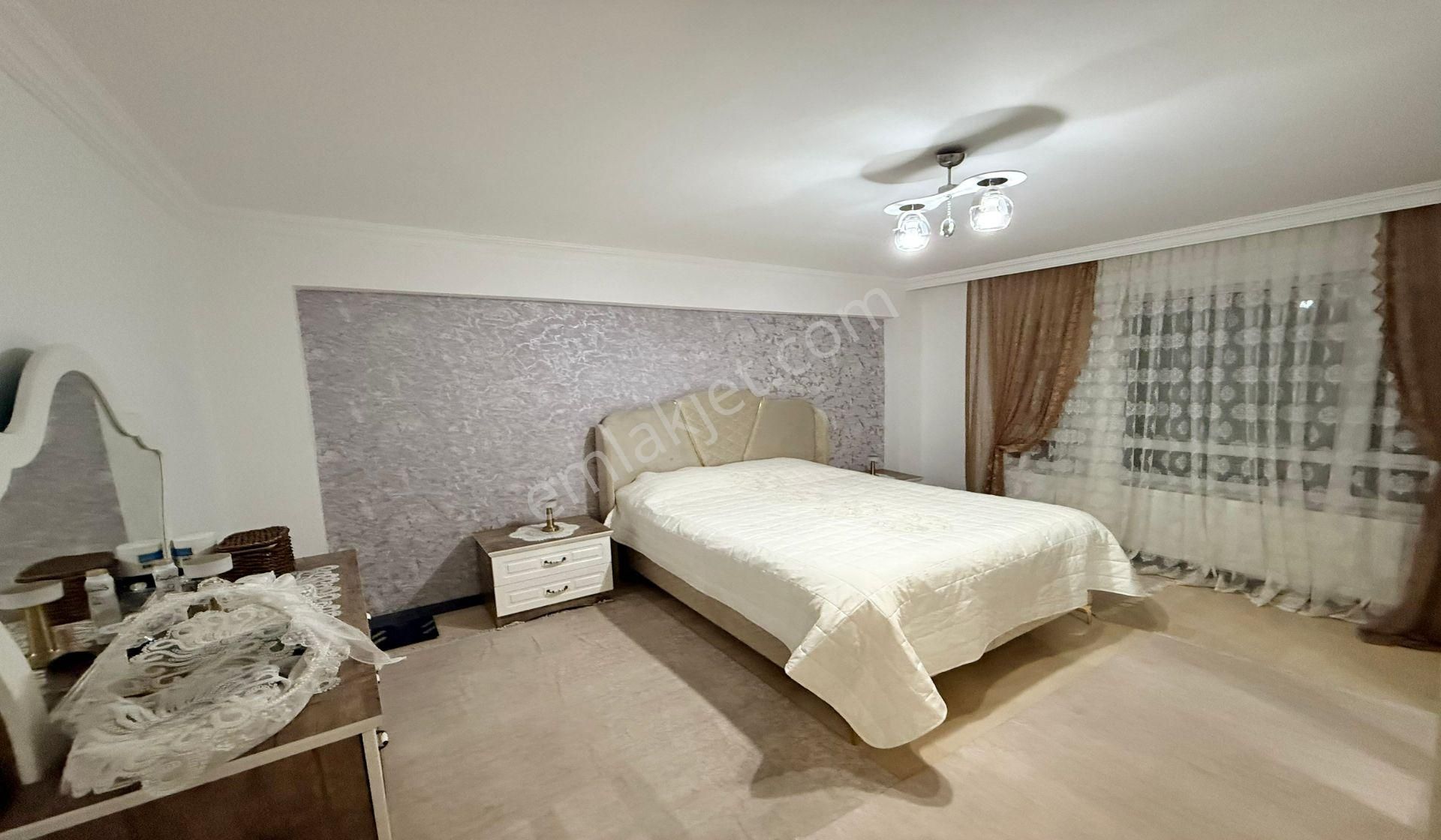 Bademlik 4+1 Kat Konumunda Altı Daire Genç Bina Asansörlü - Görsel 20