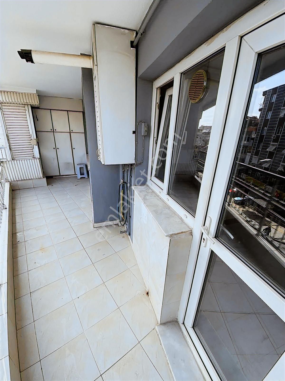 Buca Erdem Caddesinde Satılık 3+1 Arakat Önü Açık 145m2 Daire - Görsel 7