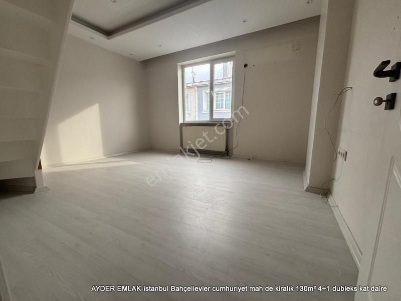 İstanbul Bahçelievler Cumhuriyet Mah De Kiralık 130m² 4+1-dubleks Kat Daire