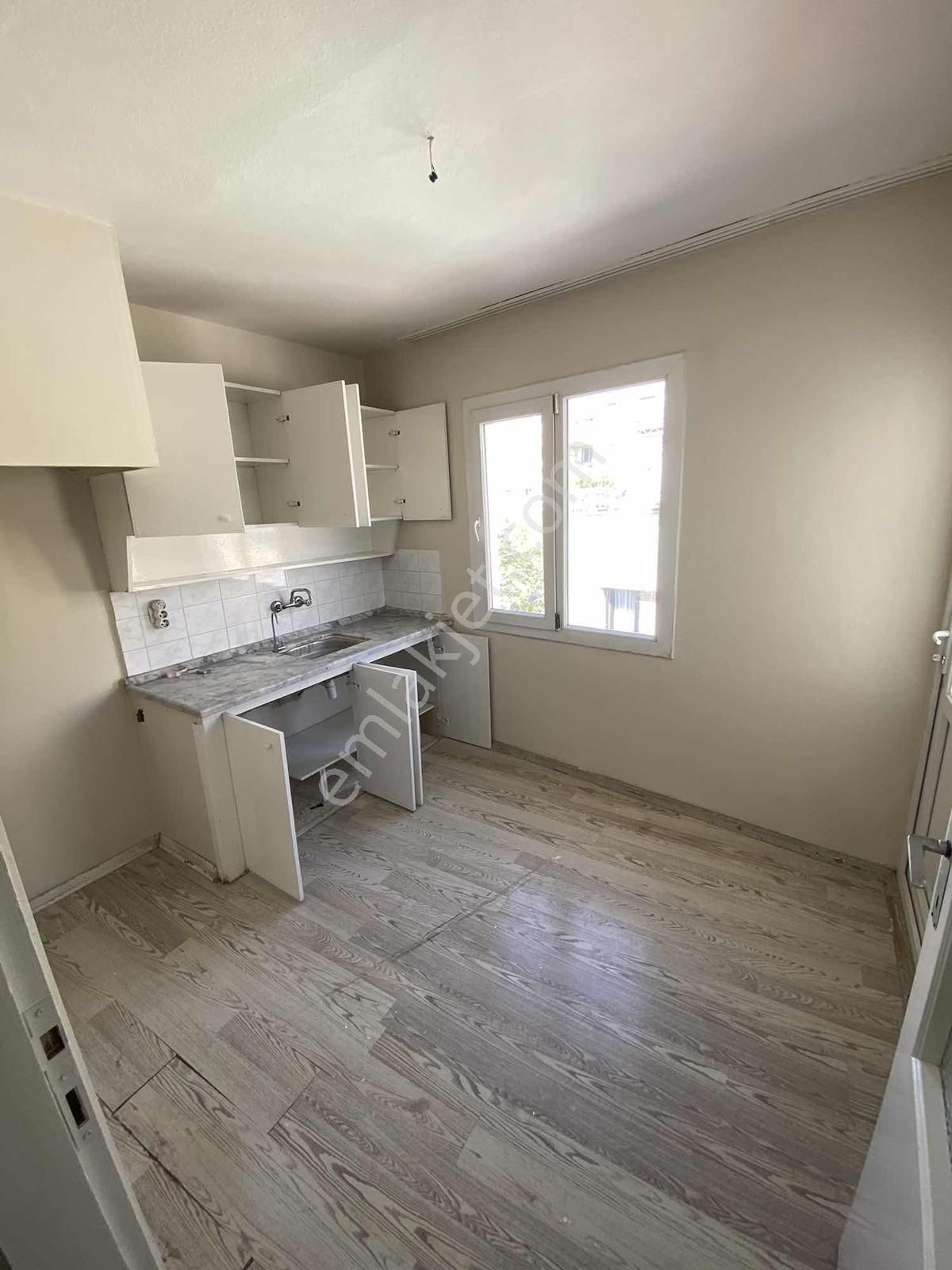 Buca Dokuzçeşmelerde Kiralık 2+1 Kapalı Mutfak Ev - Görsel 16