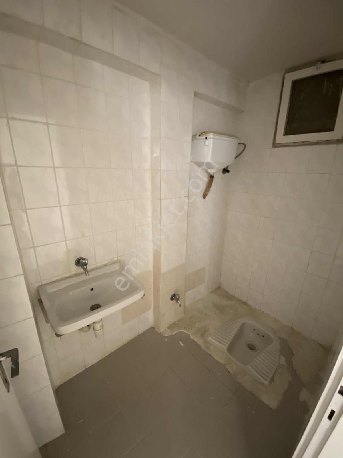 Buca Dokuzçeşmelerde Kiralık 2+1 Kapalı Mutfak Ev - Görsel 8