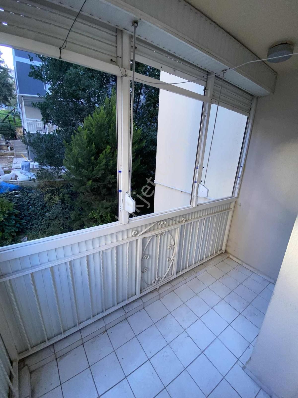 Buca Tınaztepede Kiralık 3+1 Site İçi Doğalgazlı Asansörlü Ev - Görsel 3
