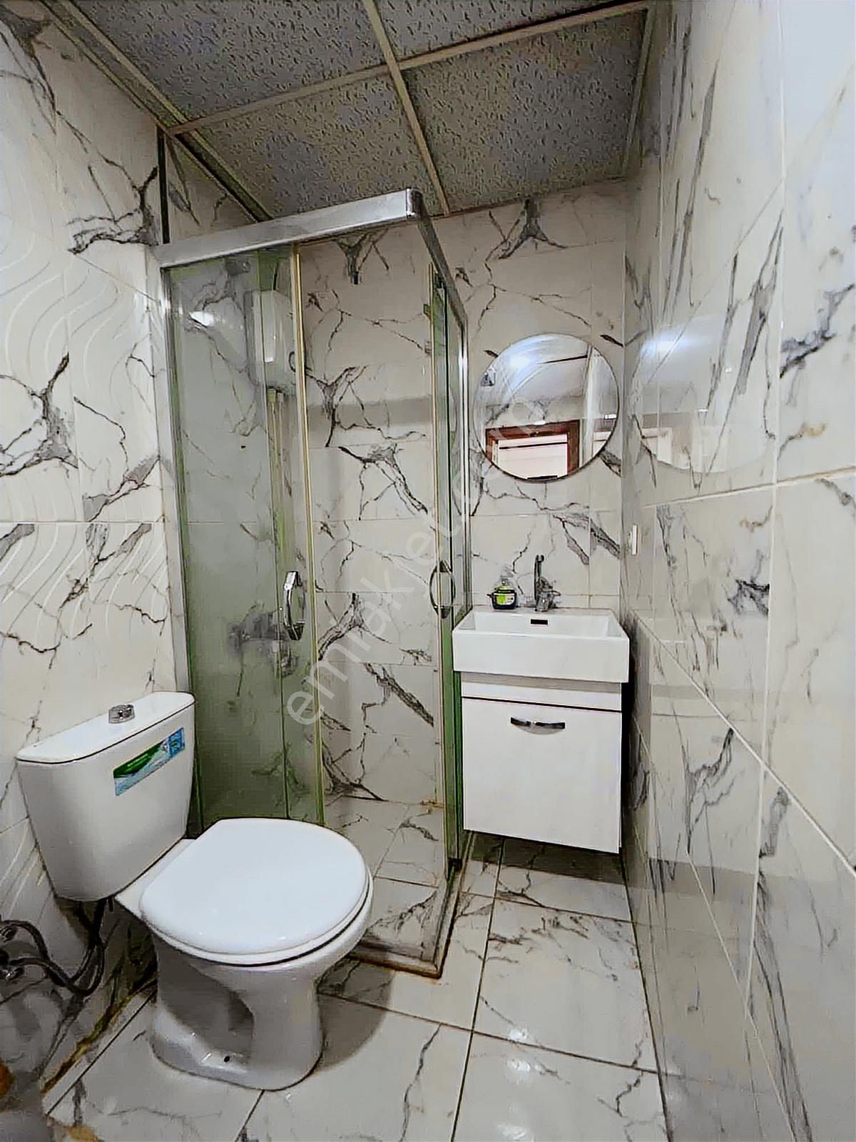 Buca Atatürk Mahallesinde Kiralık Arakat 1+1 Eşyalı Klimalı Ev - Görsel 8