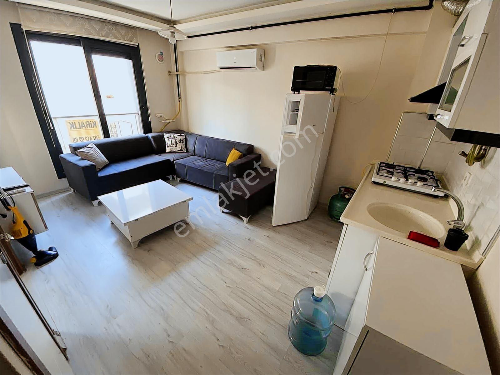 Buca Atatürk Mahallesinde Kiralık Arakat 1+1 Eşyalı Klimalı Ev - Görsel 4