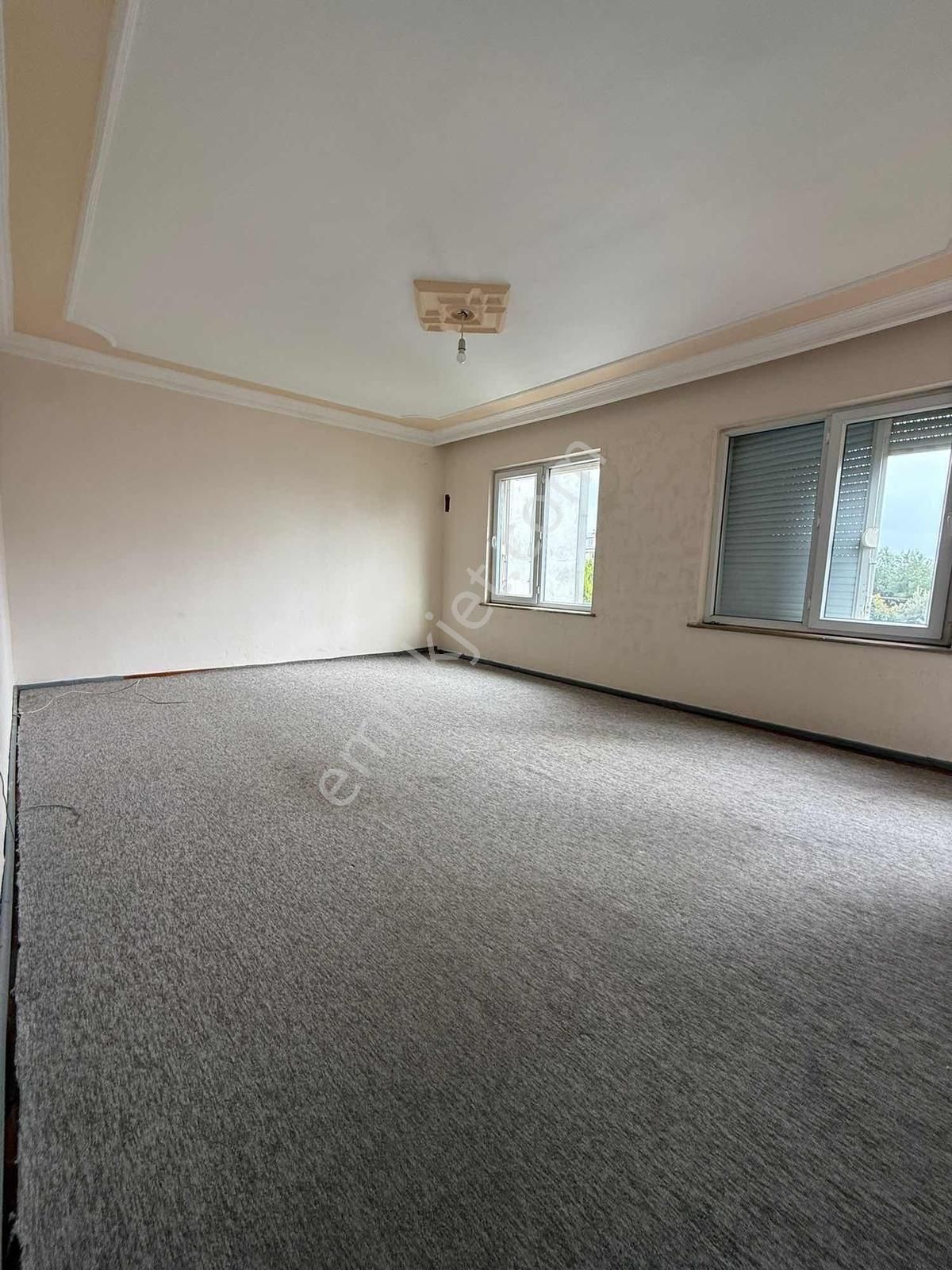 Gülveren Mahallesinde 3+1 Çok Geniş Ara Kat Acil Satılık Daire - Görsel 4