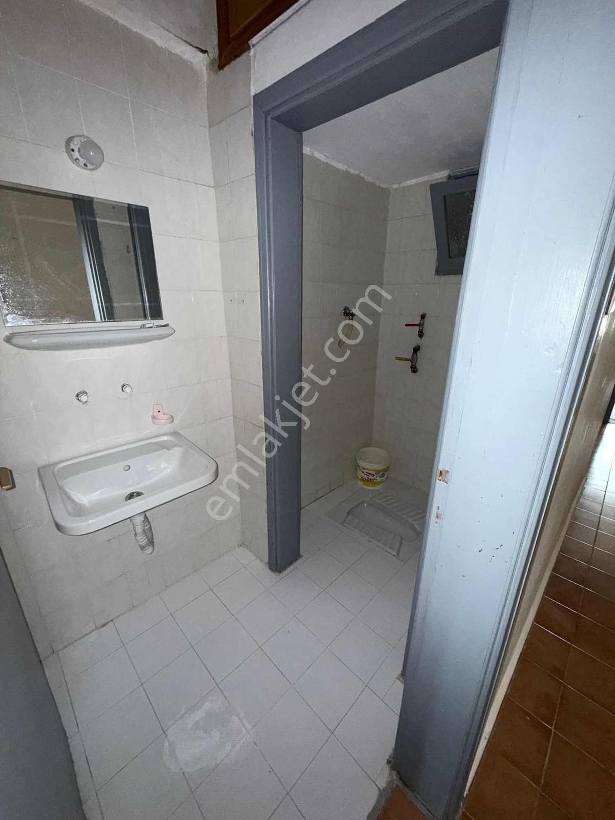 Gülveren Mahallesinde 3+1 Çok Geniş Ara Kat Acil Satılık Daire - Görsel 8