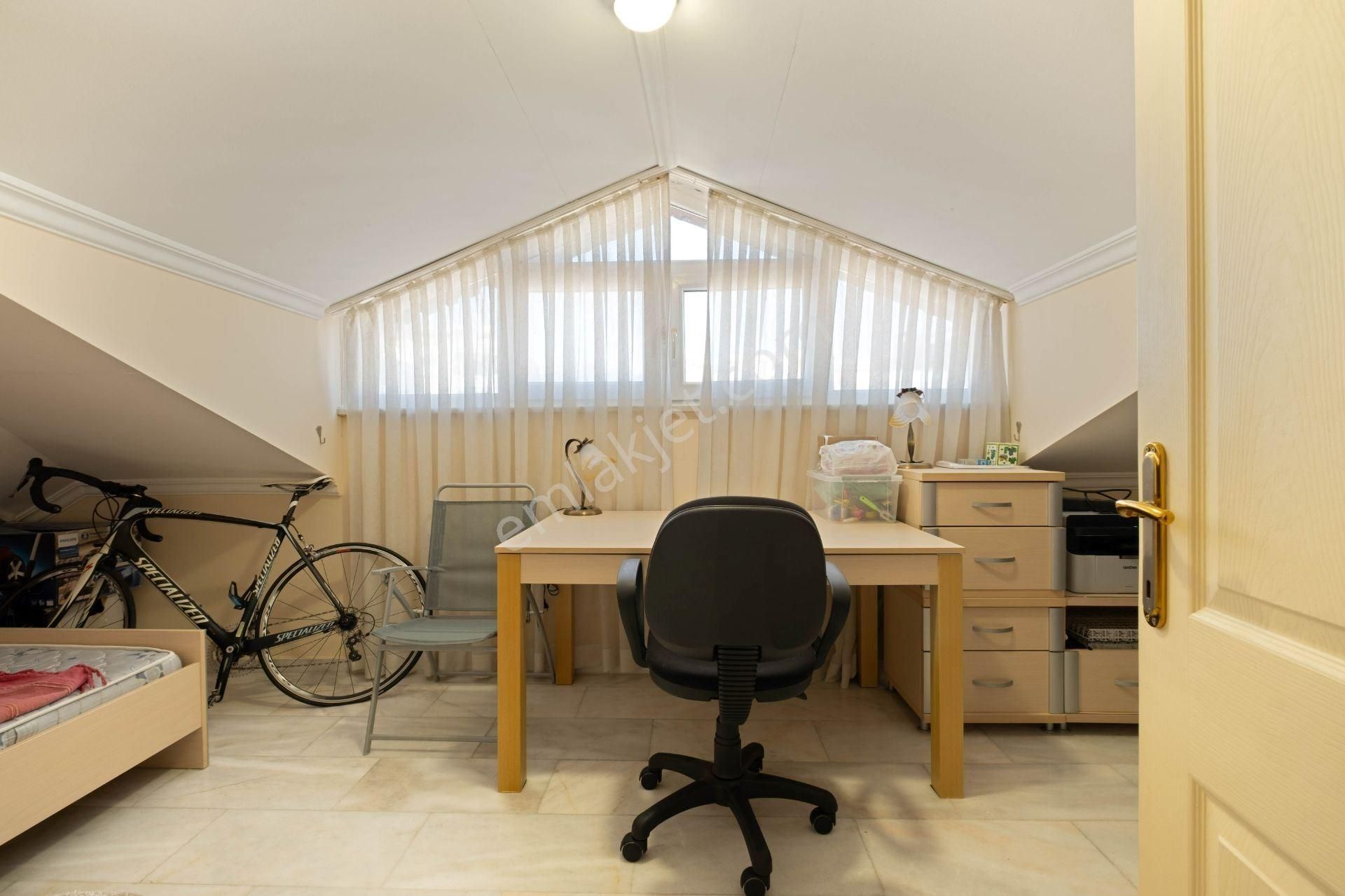 Alanya Oba’da Merkezi Konumda Geniş 4+1 Full Eşyalı Daire - Görsel 17