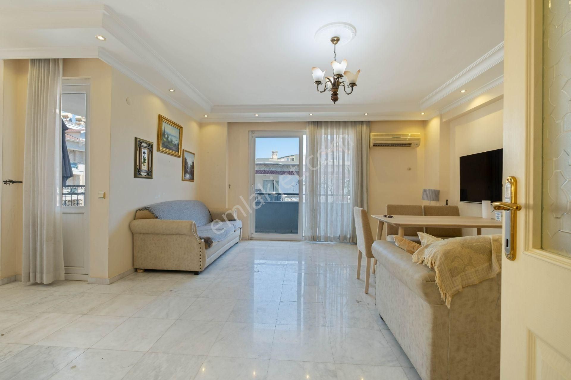 Alanya Oba’da Merkezi Konumda Geniş 4+1 Full Eşyalı Daire