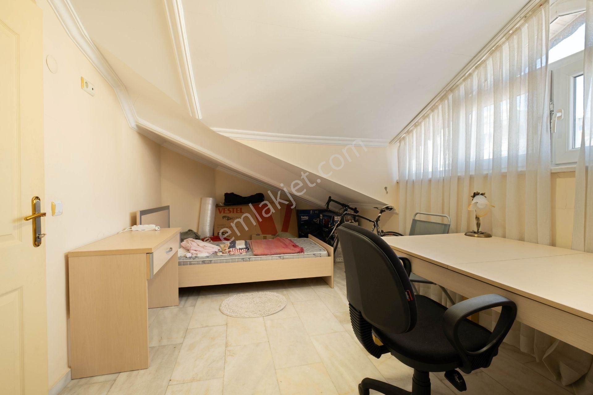 Alanya Oba’da Merkezi Konumda Geniş 4+1 Full Eşyalı Daire - Görsel 18