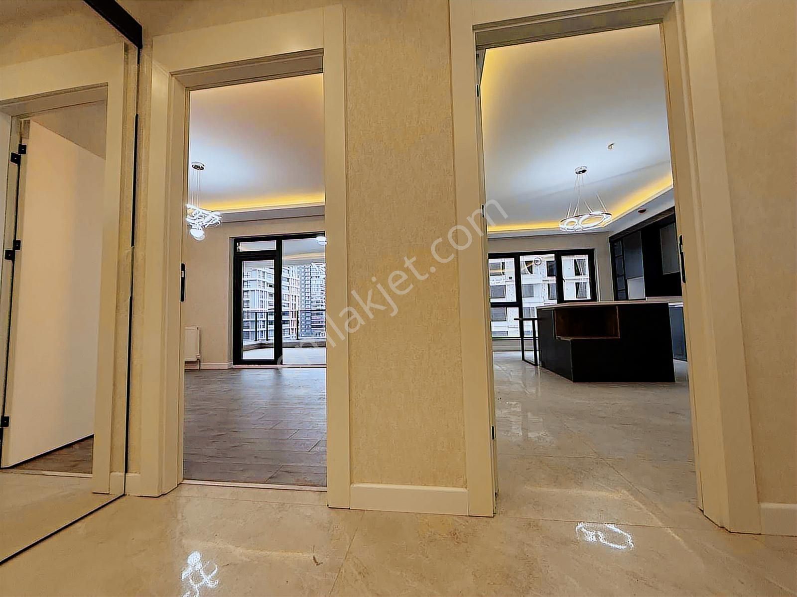 Ovacıkta Bulvar Paraleli En Güzel Noktada 4+1 3 Banyolu 200 M2 - Görsel 29