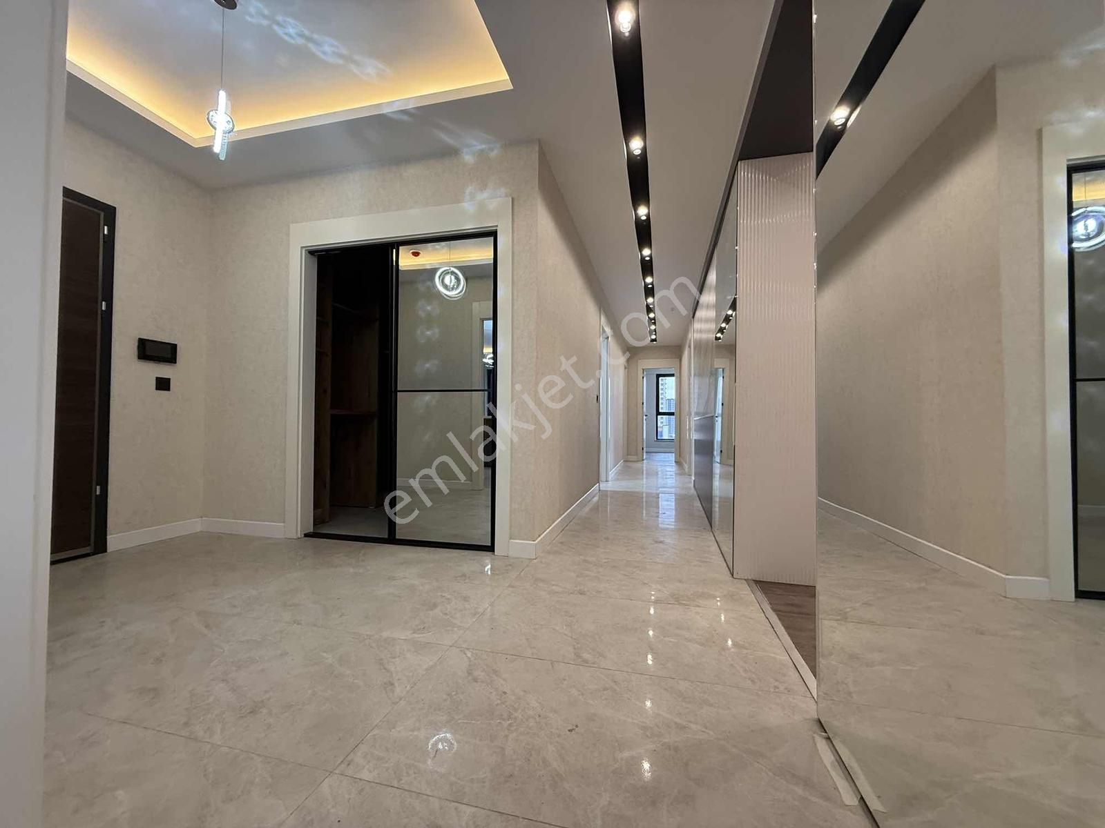 Ovacıkta Bulvar Paraleli En Güzel Noktada 4+1 3 Banyolu 200 M2 - Görsel 9