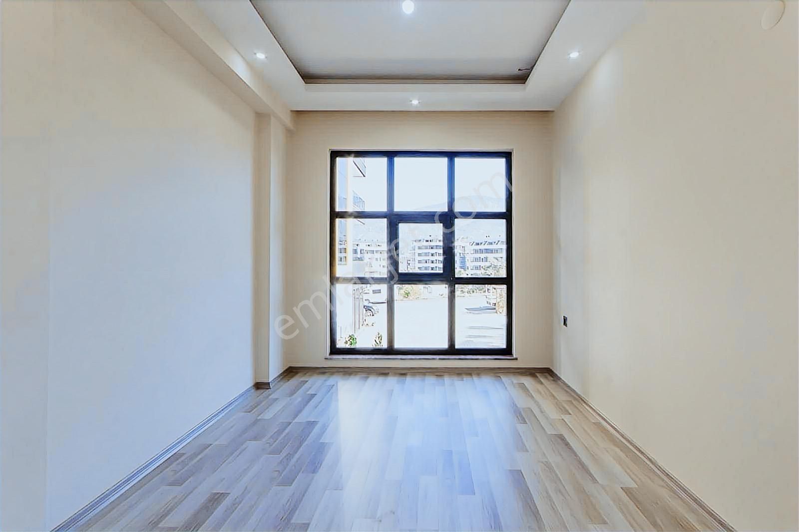 Satılık Ayrı Mutfaklı 6+1 Daire Alanya Oba Site İçerisinde - Görsel 13