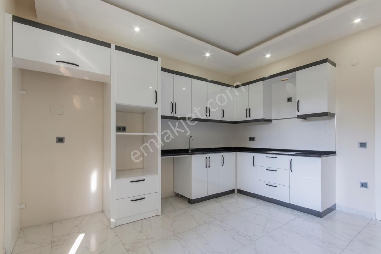 Satılık Ayrı Mutfaklı 6+1 Daire Alanya Oba Site İçerisinde - Görsel 22