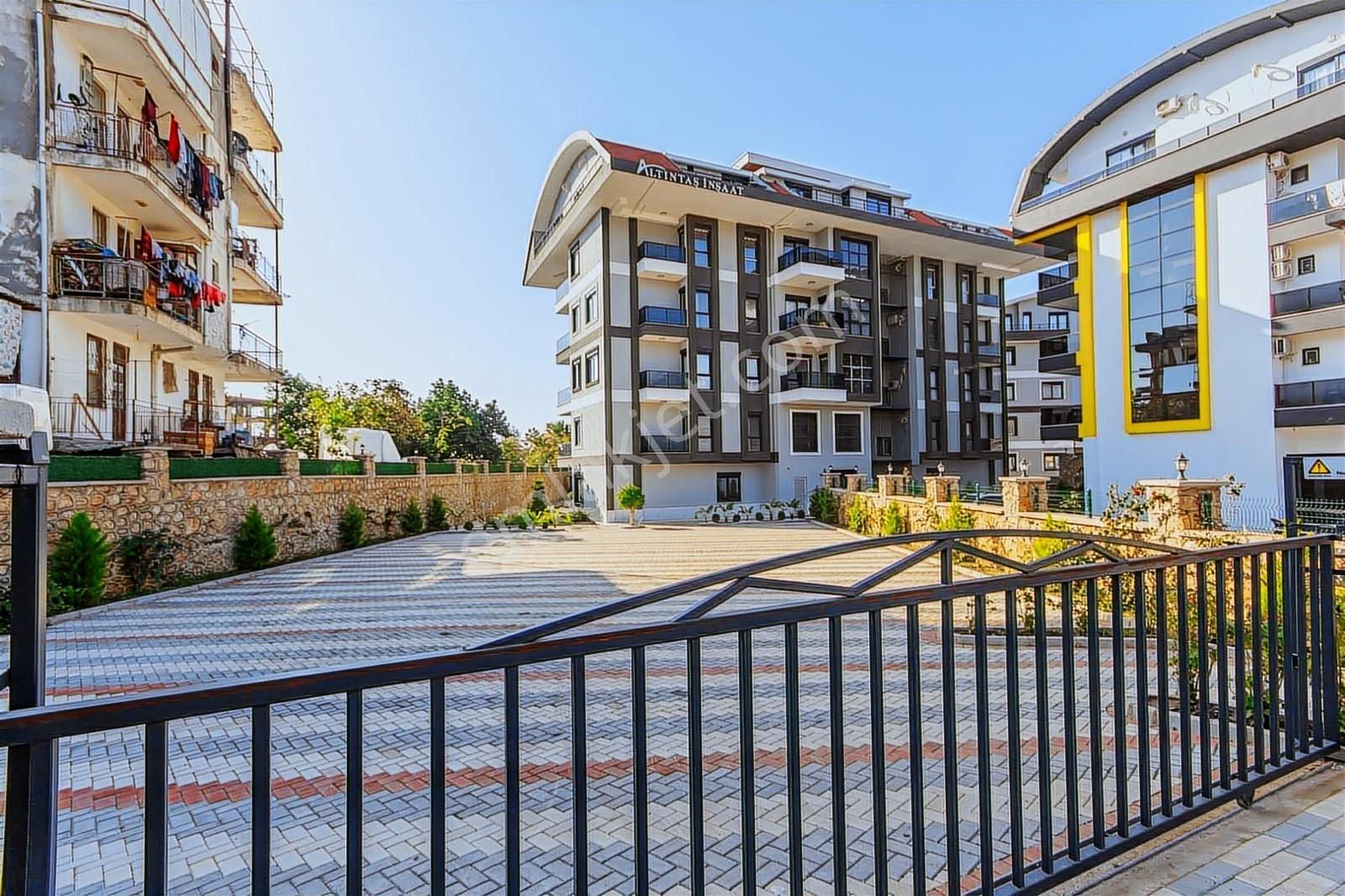 Satılık Ayrı Mutfaklı 6+1 Daire Alanya Oba Site İçerisinde - Görsel 20