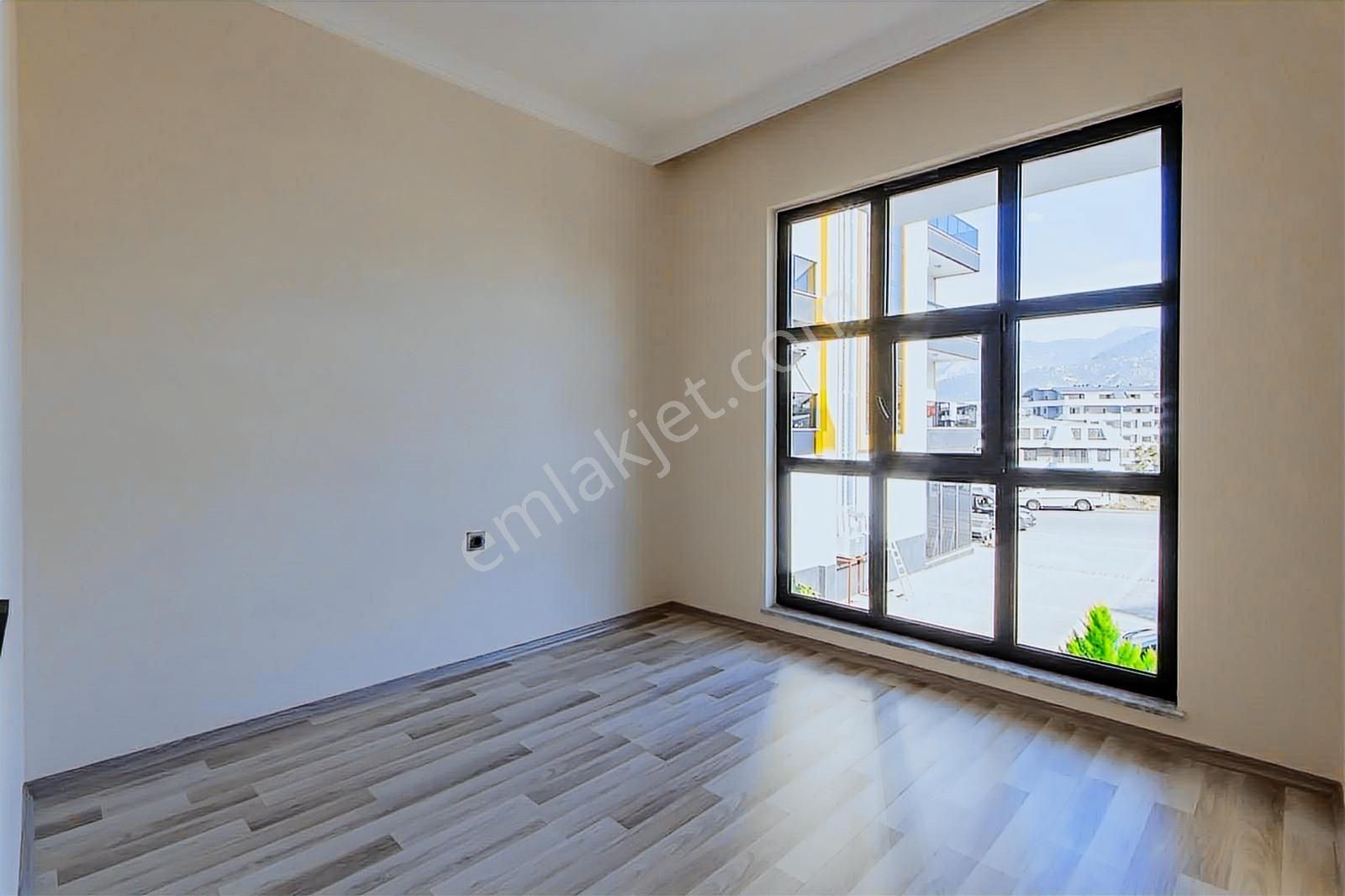 Satılık Ayrı Mutfaklı 6+1 Daire Alanya Oba Site İçerisinde - Görsel 33