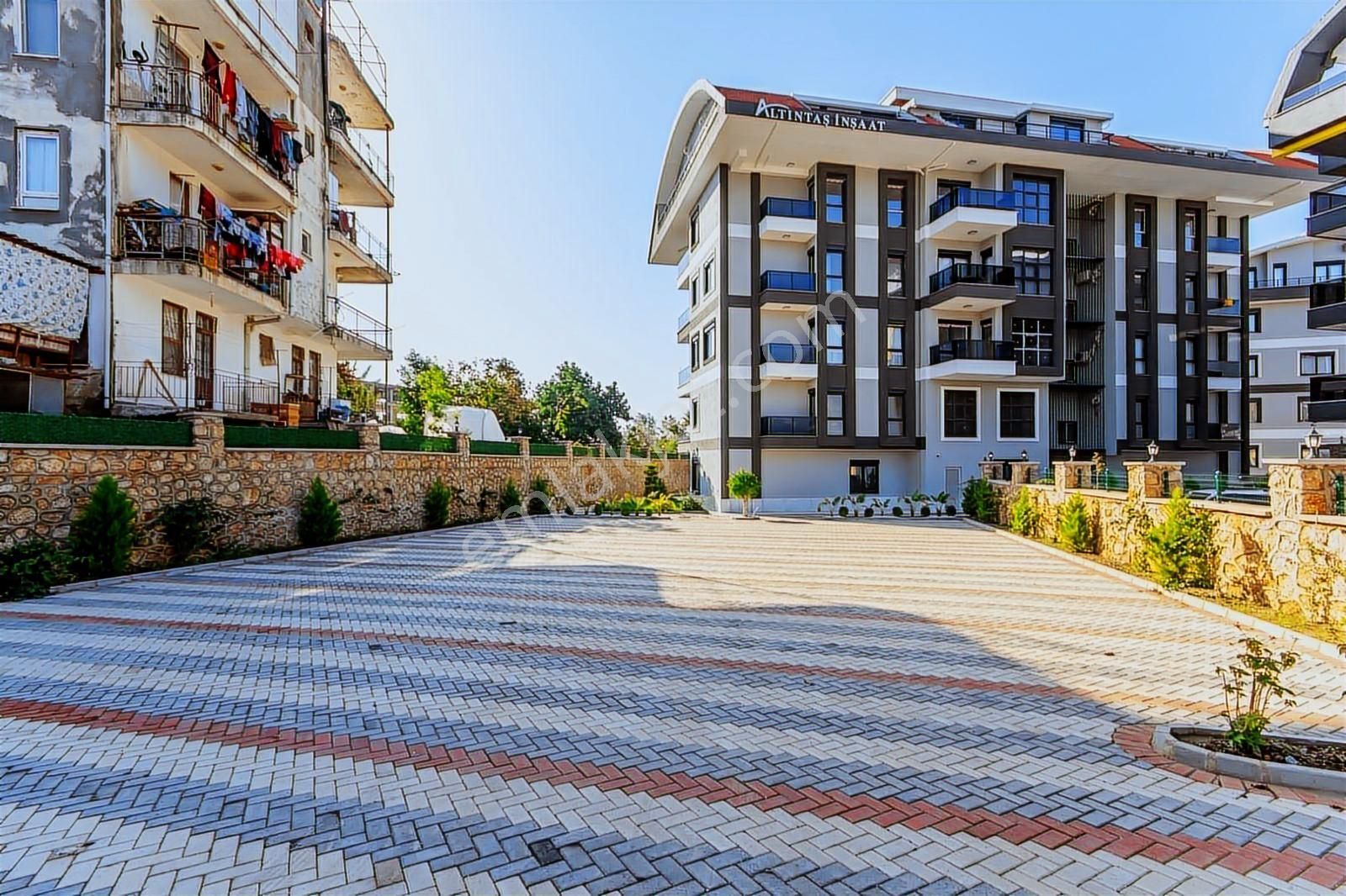 Satılık Ayrı Mutfaklı 6+1 Daire Alanya Oba Site İçerisinde - Görsel 6