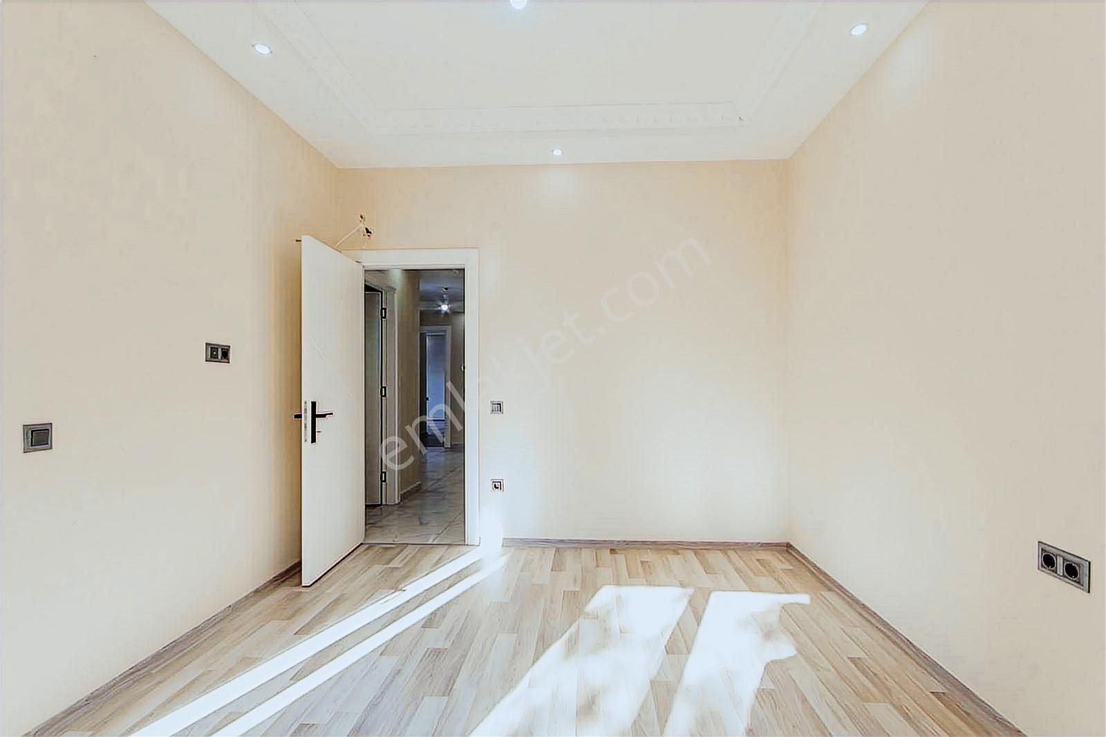 Satılık Ayrı Mutfaklı 6+1 Daire Alanya Oba Site İçerisinde - Görsel 35