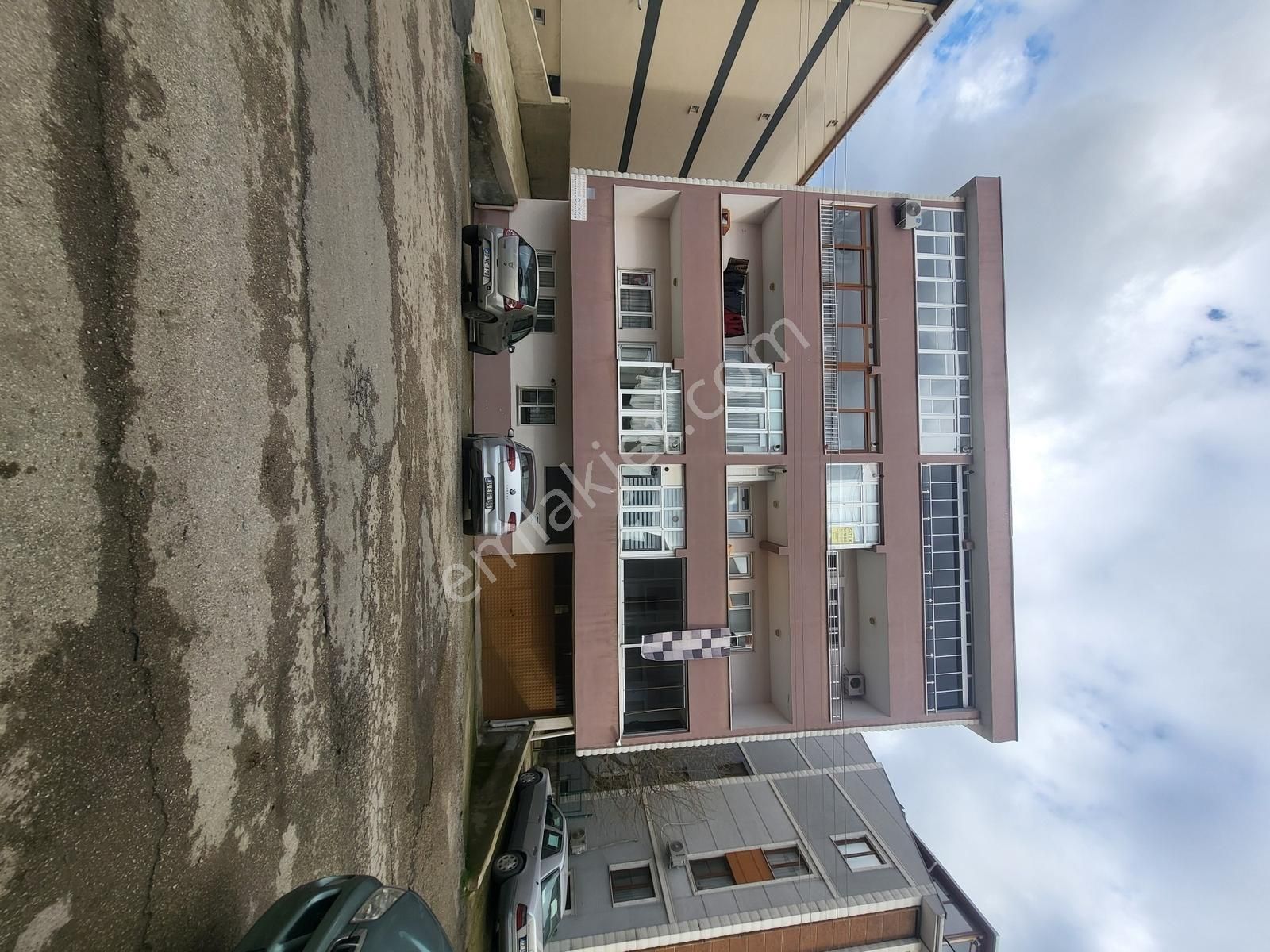 Keşan A.zaferiye Mah. Bakımlı 3+1 Satılık Daire