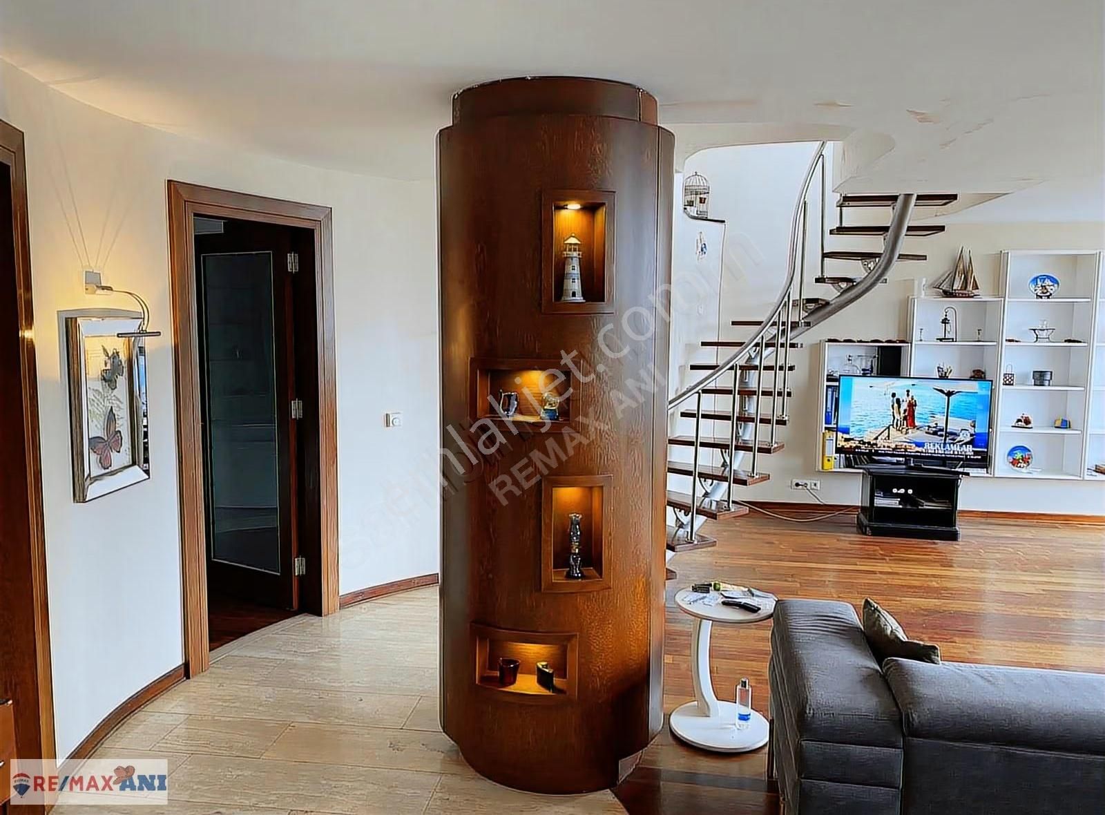 Beylerbeyi 'nde Boğaz Manzaralı 3+1 Kiralık Yol Yalısı Dairesi - Görsel 2