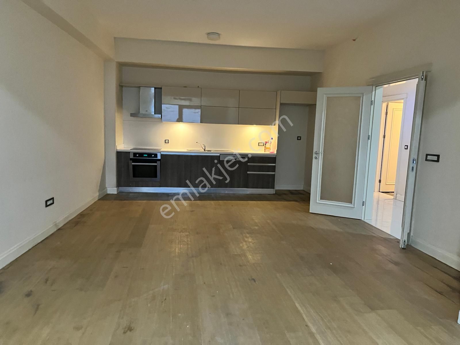 Kiptaş Venezia Mega Kiralık Boş 2 Banyolu Balkonlu Kapalı Mutfak 3+1 Daire - Görsel 3