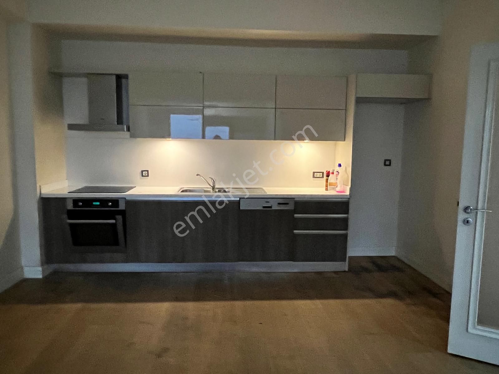 Kiptaş Venezia Mega Kiralık Boş 2 Banyolu Balkonlu Kapalı Mutfak 3+1 Daire - Görsel 6