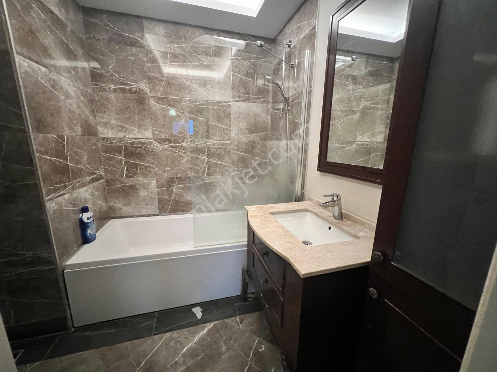 Kiptaş Venezia Mega Kiralık Boş 2 Banyolu Balkonlu Kapalı Mutfak 3+1 Daire - Görsel 9