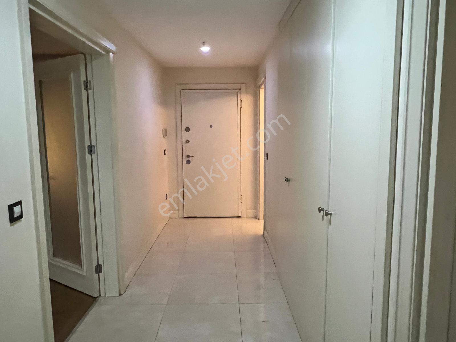 Kiptaş Venezia Mega Kiralık Boş 2 Banyolu Balkonlu Kapalı Mutfak 3+1 Daire