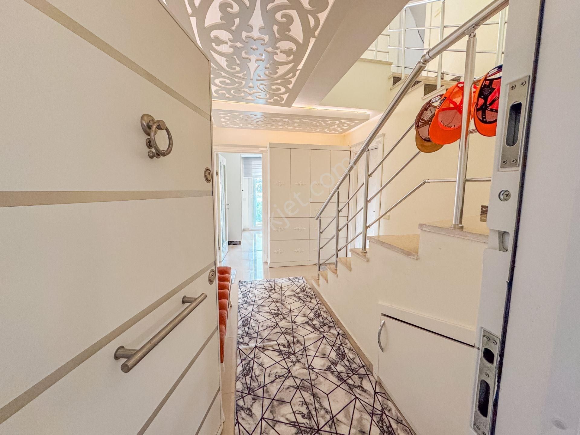 Alanya Kestel’de Eşyalı 3+1 Dubleks Daire - Görsel 16