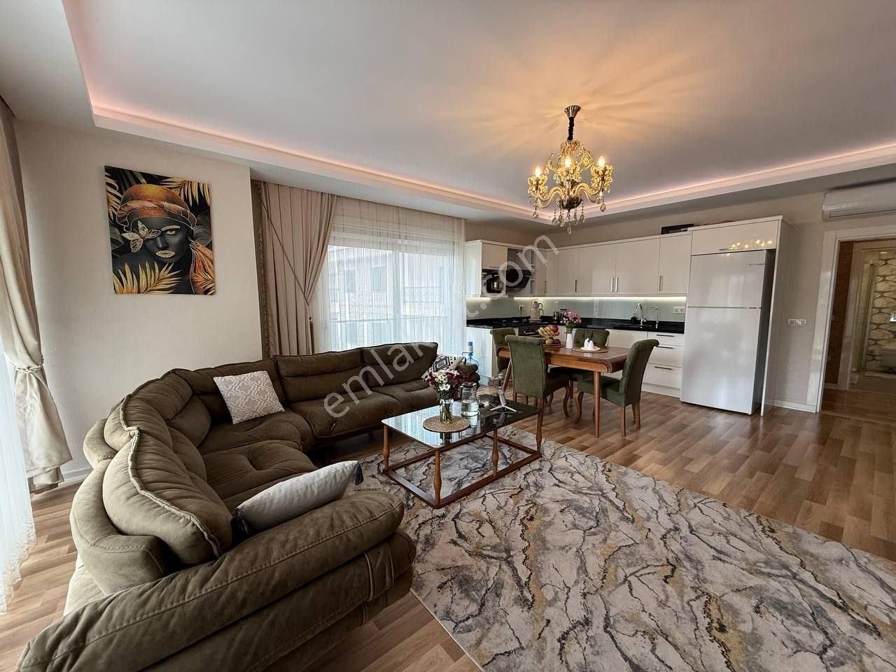 Alanya Mahmutlar’da Satılık Havuz Ve Manzaralı 2+1 Daire