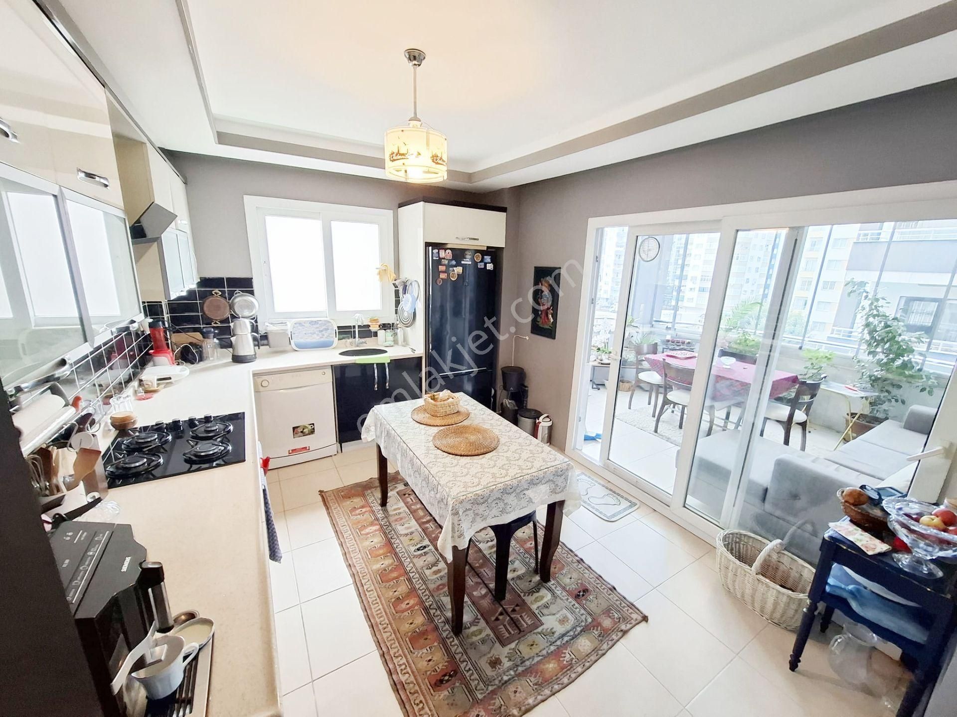 Mavi Bulvar Pınar Mahallesi Kapalı Mutfak Cam Balkonlu Geniş Oturumlu