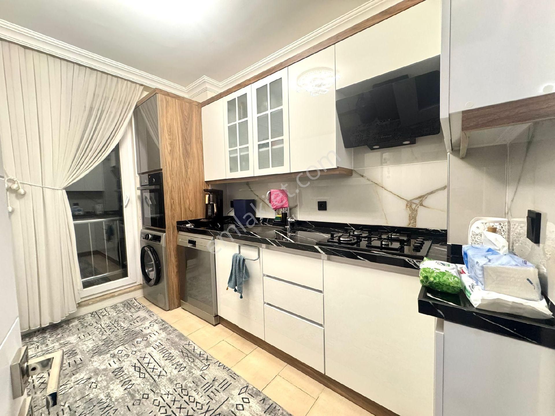 Karsıyakada Dunyagoz Karşısı Onay Hamamı Arkasi Katta