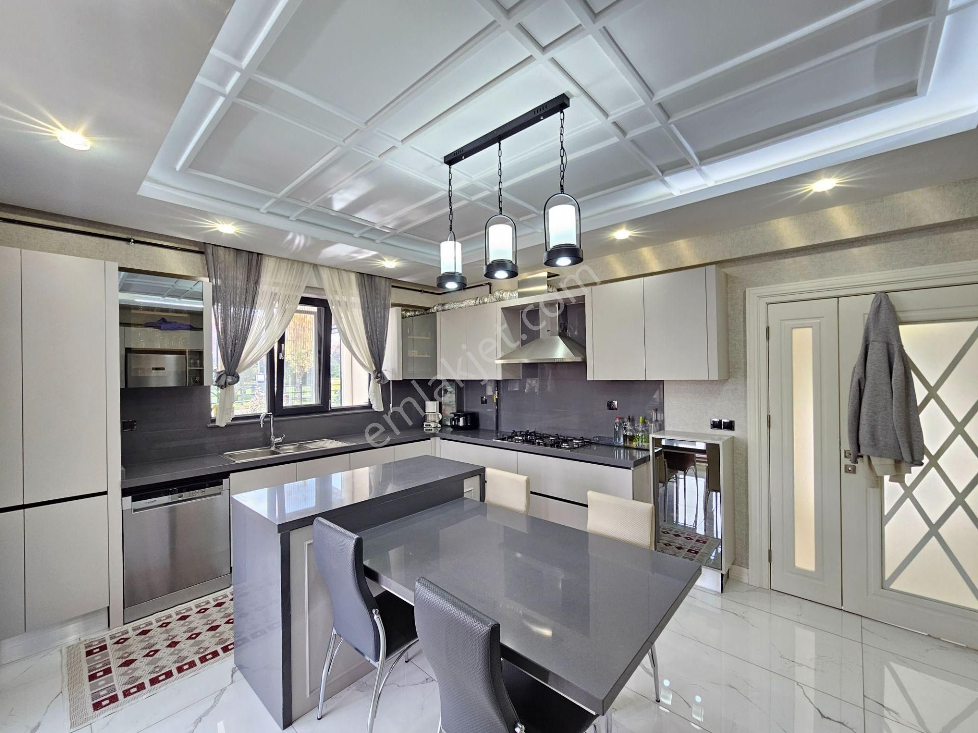 Sille Ak Mah. Cadde Yakını İşyapar Gayrimenkul'den Geniş Lüks Müstakil Villa - Görsel 12