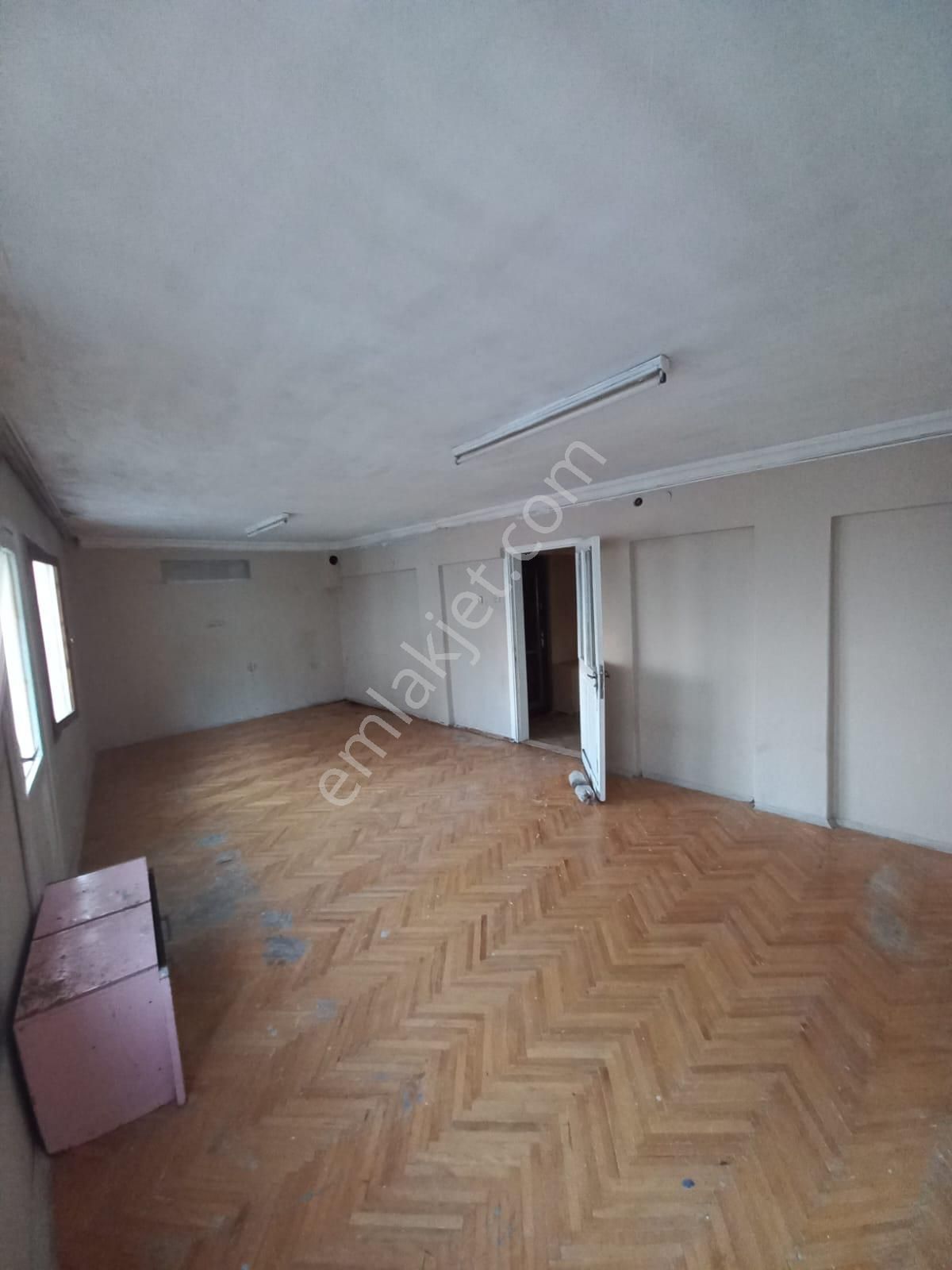 Turpa Güven'den Karabağlar Uğur Mumcu Mahallesinde 2+1 Kiralık Daire - Görsel 8