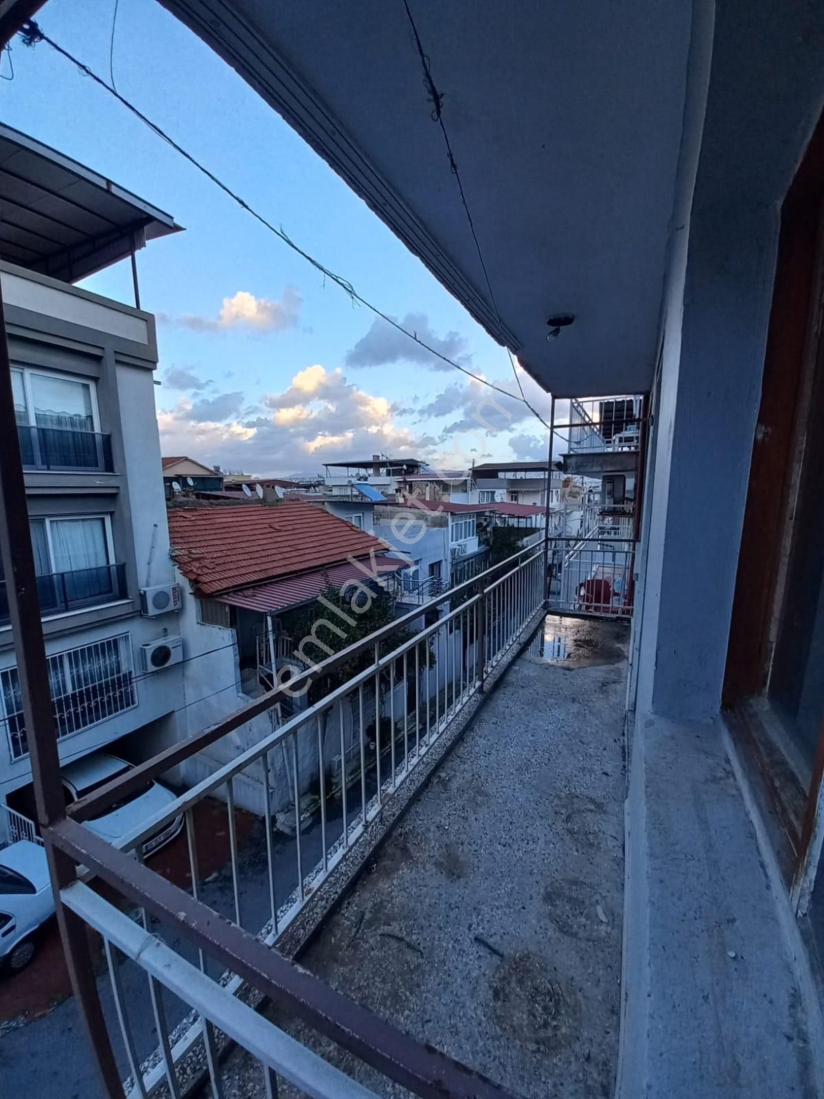 Turpa Güven'den Karabağlar Uğur Mumcu Mahallesinde 2+1 Kiralık Daire - Görsel 2